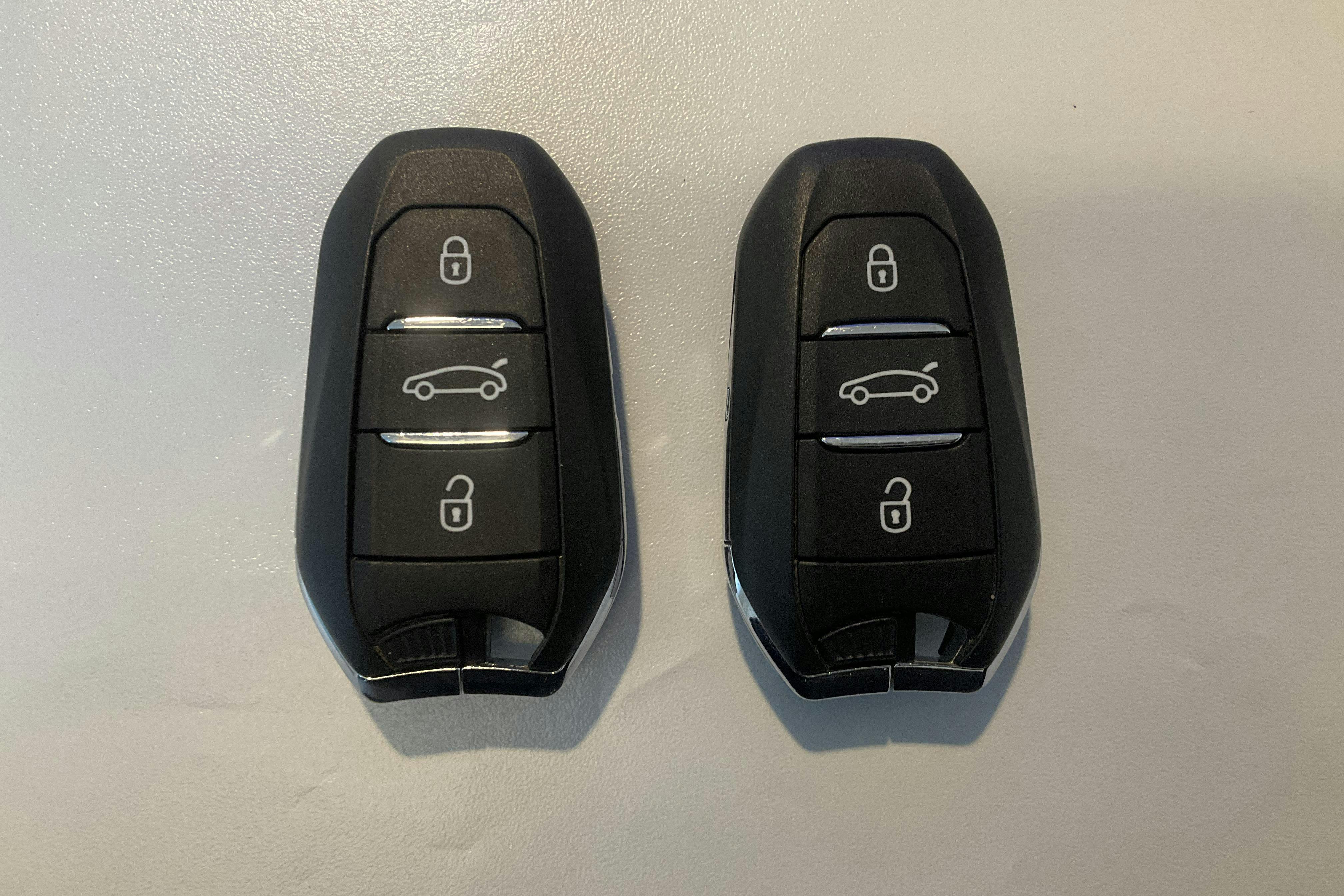 Presentationsfoto 15 av 15: Opel Mokka-e (136hk) - 4 457 mil - Automat - grön - 2022