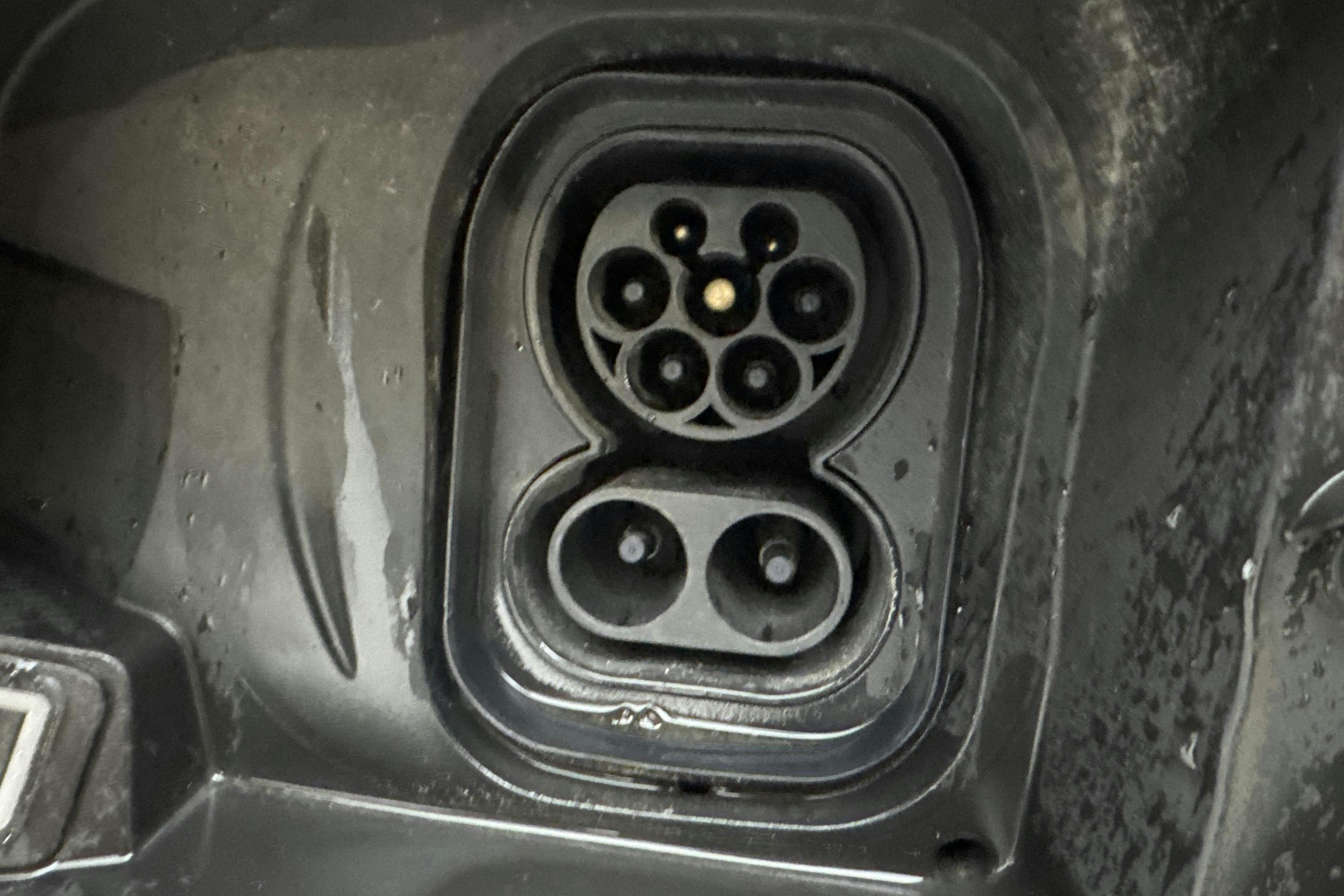 Presentationsfoto 13 av 13: Opel Mokka-e (136hk) - 7 641 mil - Automat - röd - 2022