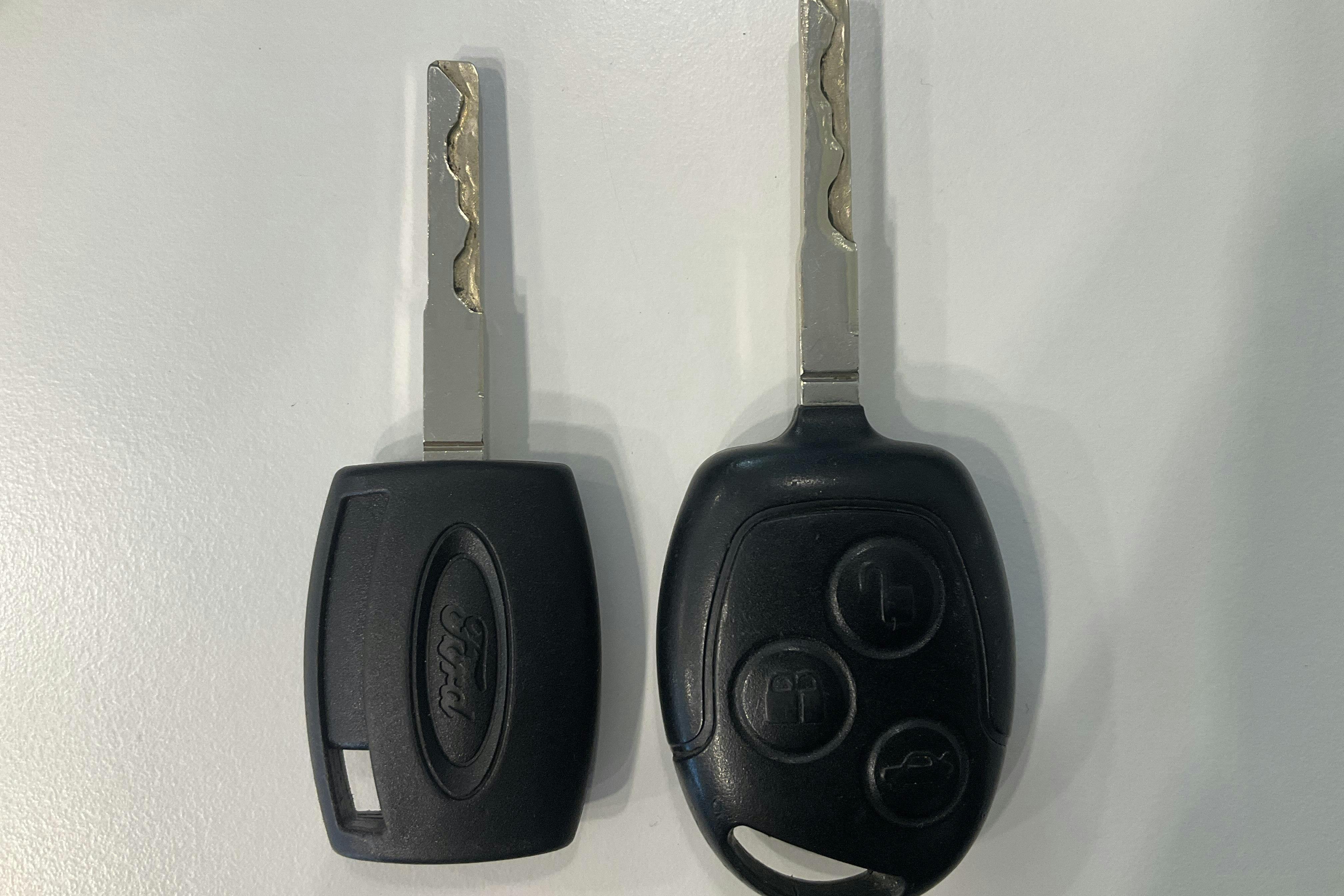 Presentationsfoto 18 av 18: Ford Fiesta 1.25 5dr (82hk) - 8 383 mil - Manuell - röd - 2010