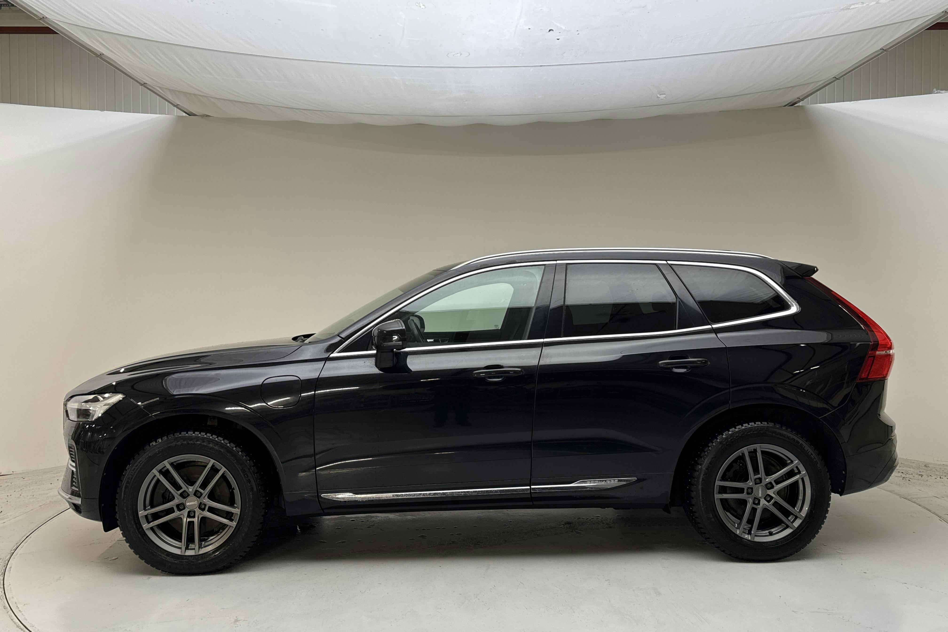 Esitlusfoto 2 aadressil 17: Volvo XC60 T6 AWD Recharge (350hk) - 160 080 km - Automaatne - must - 2023