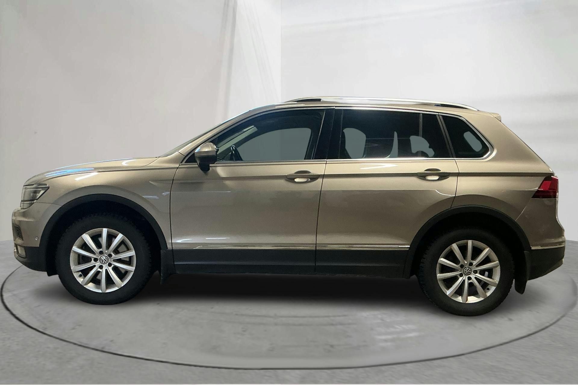 Esittelykuva 2 osoitteesta 16: VW Tiguan 2.0 TDI 4MOTION (190hk) - 124 450 km - Automaattinen - Light Brown - 2018