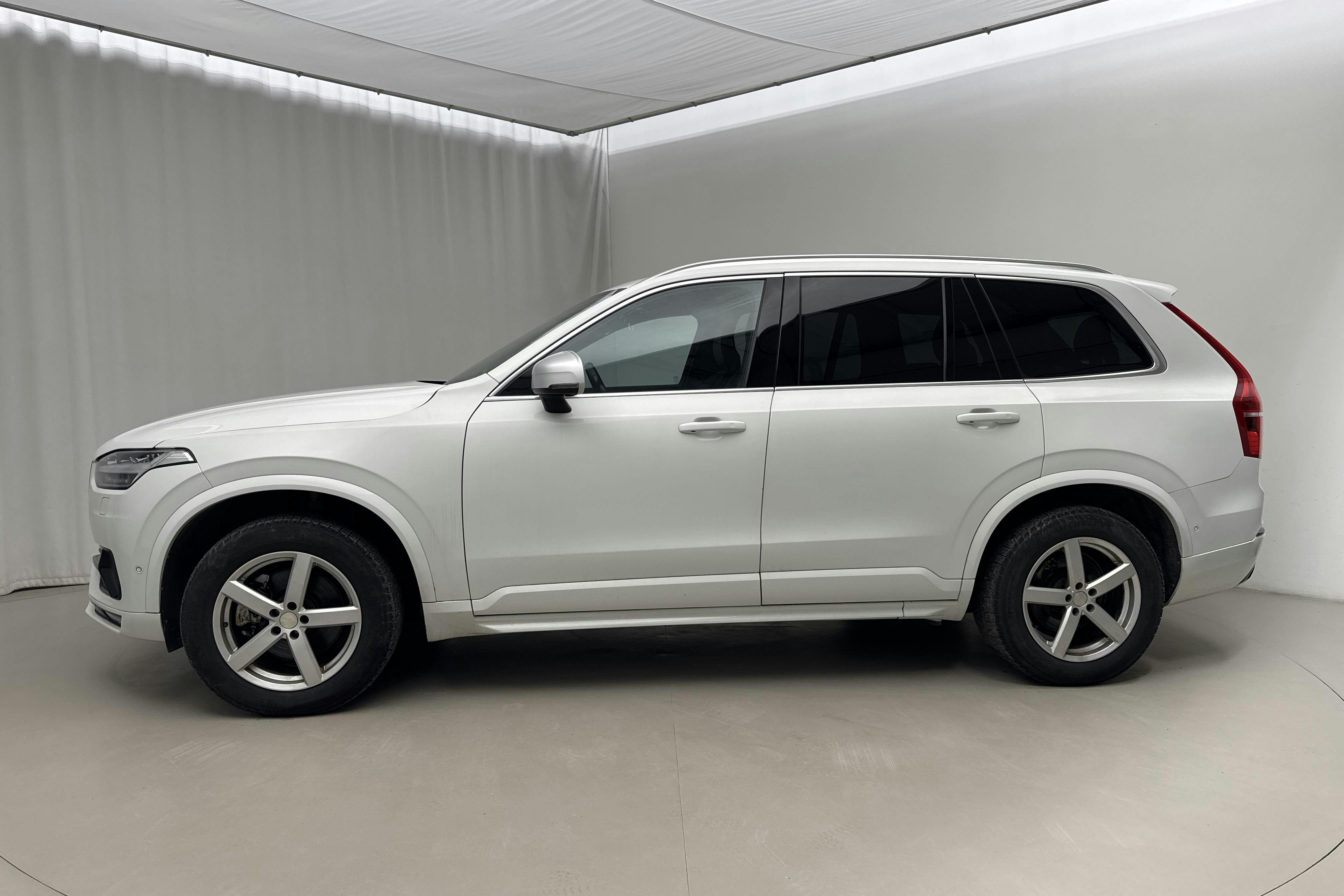 Presentation photo 2 of 24: Volvo XC90 D5 AWD (225hk) - 272 130 km - Automatic - white - 2016