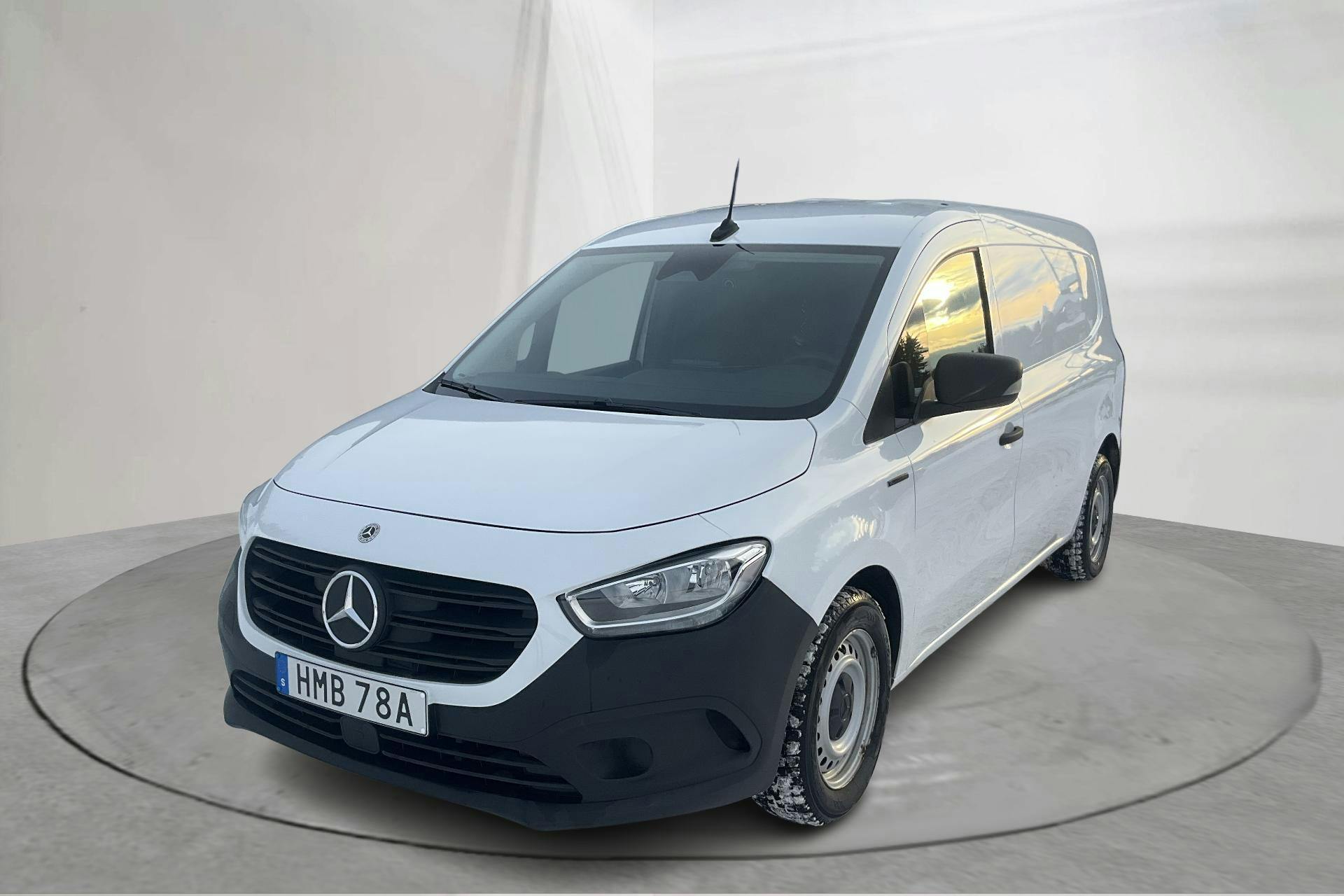 Presentationsfoto 1 av 13: Mercedes eCitan Skåp 45kWh (122hk) - 1 033 mil - Automat - vit - 2024