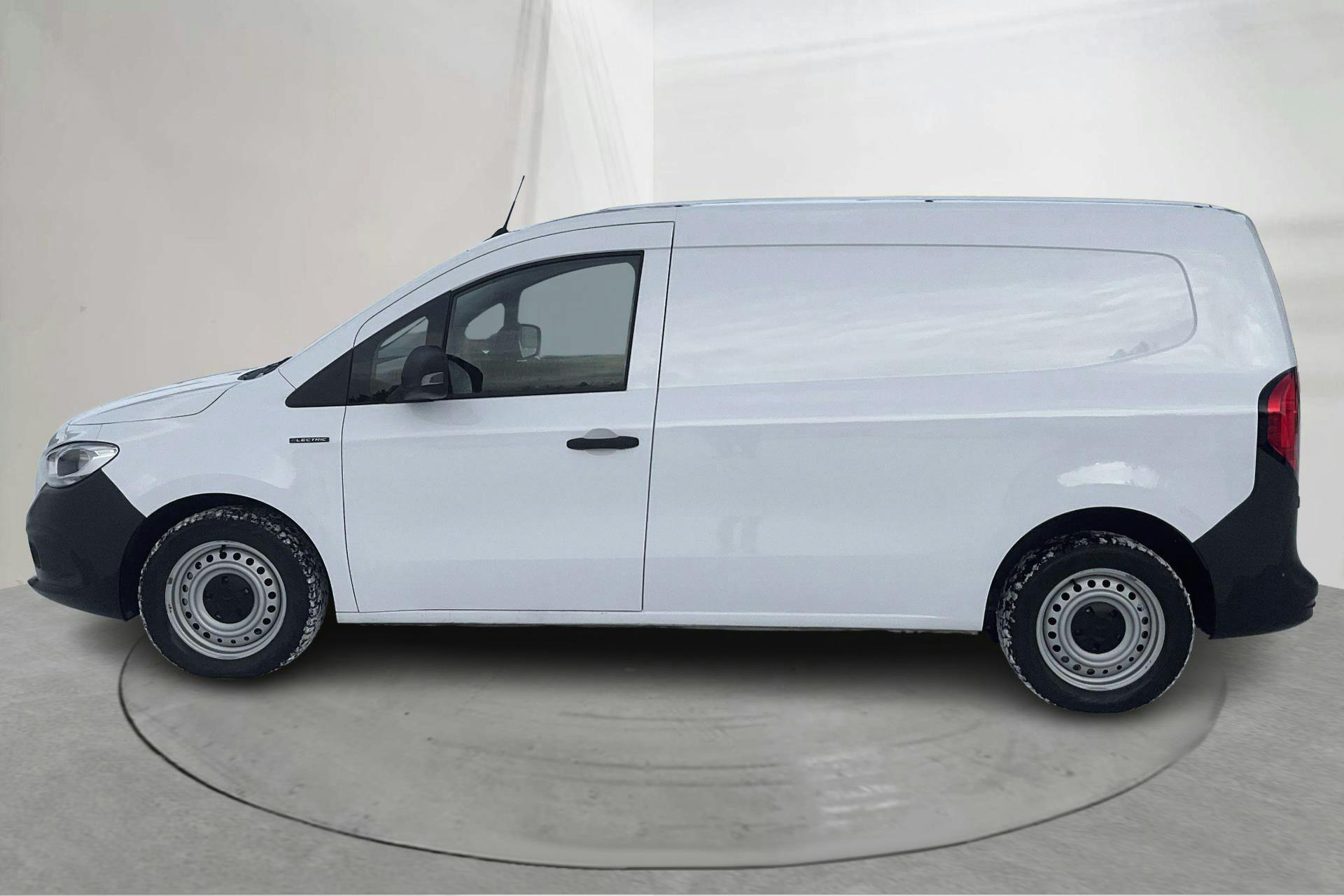 Präsentationsfoto 2 von 14: Mercedes eCitan Skåp 45kWh (122hk) - 4 100 Kilometer - Verkaufsautomat - Weiß - 2024