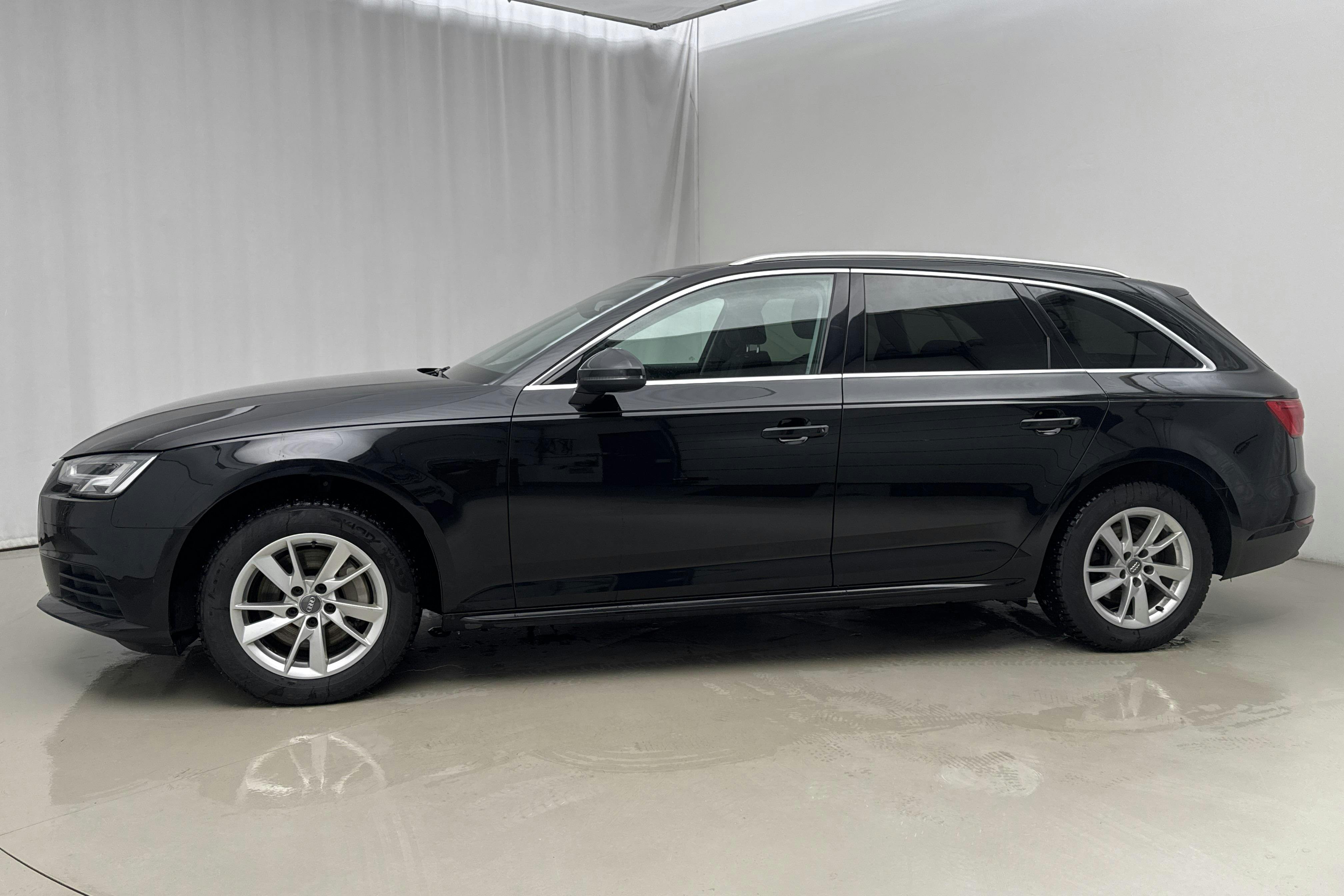 Presentation photo 2 of 16: Audi A4 2.0 TDI Avant quattro (190hk) - 153 170 km - Automatic - black - 2016