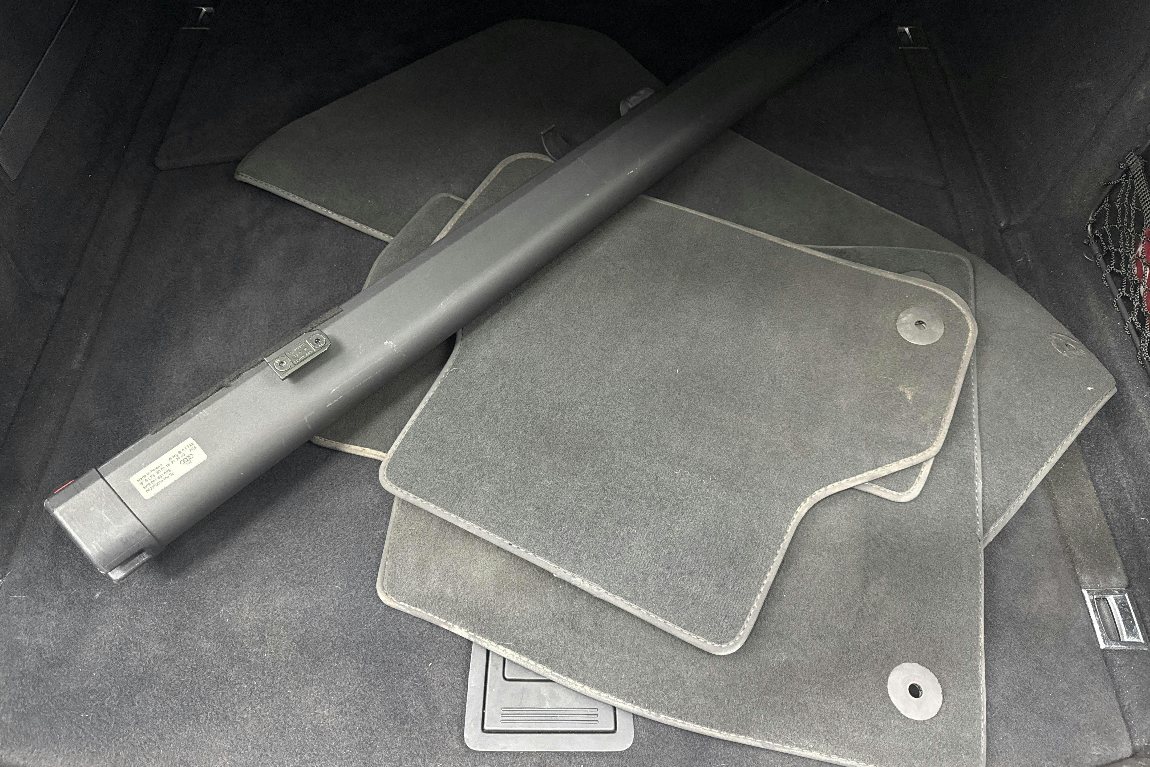 Presentation photo 16 of 16: Audi A4 2.0 TDI Avant quattro (190hk) - 153 170 km - Automatic - black - 2016