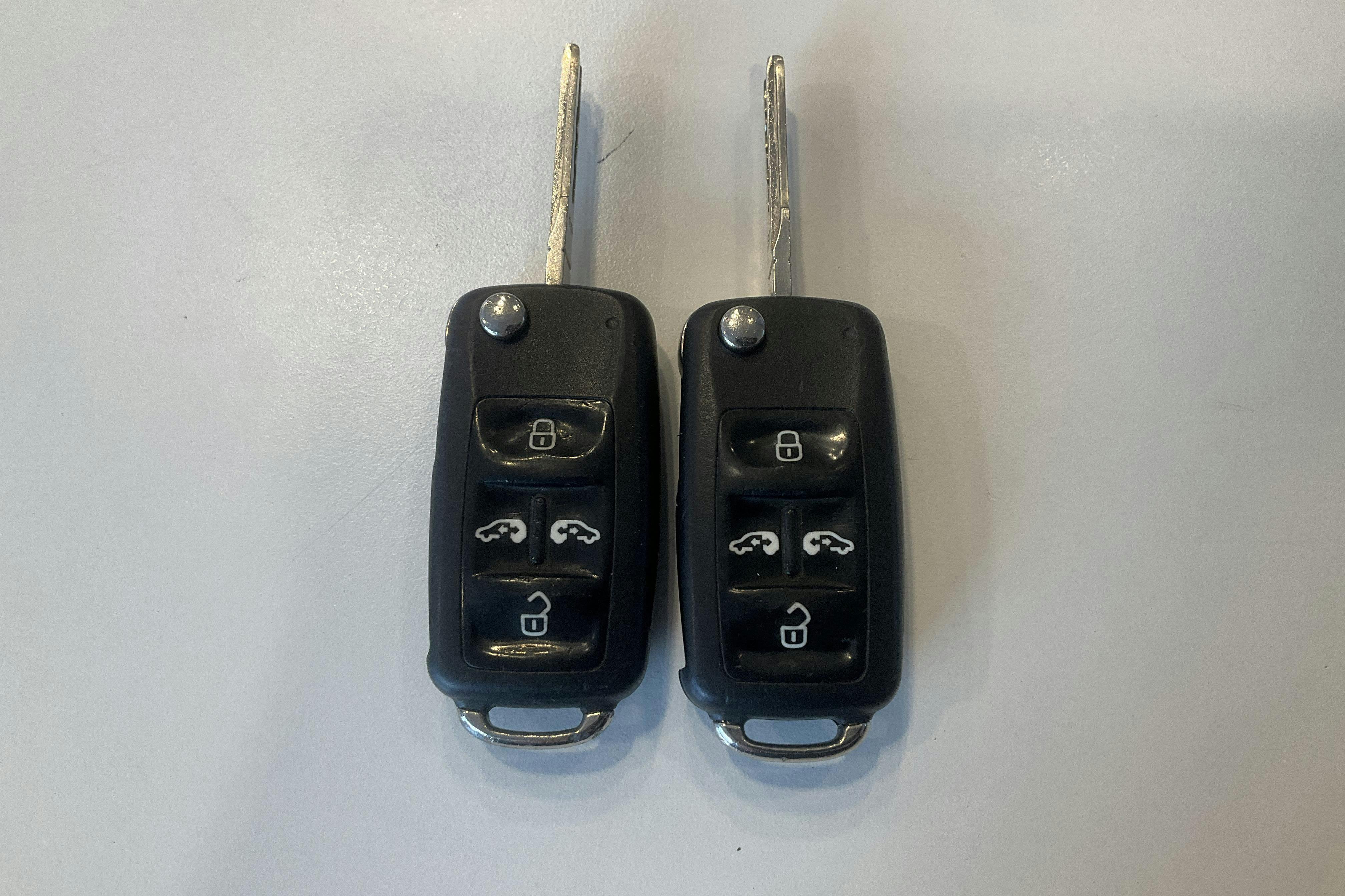 Presentationsfoto 17 av 17: VW Sharan 2.0 TDI BlueMotion Technology (140hk) - 24 775 mil - Automat - silver - 2011