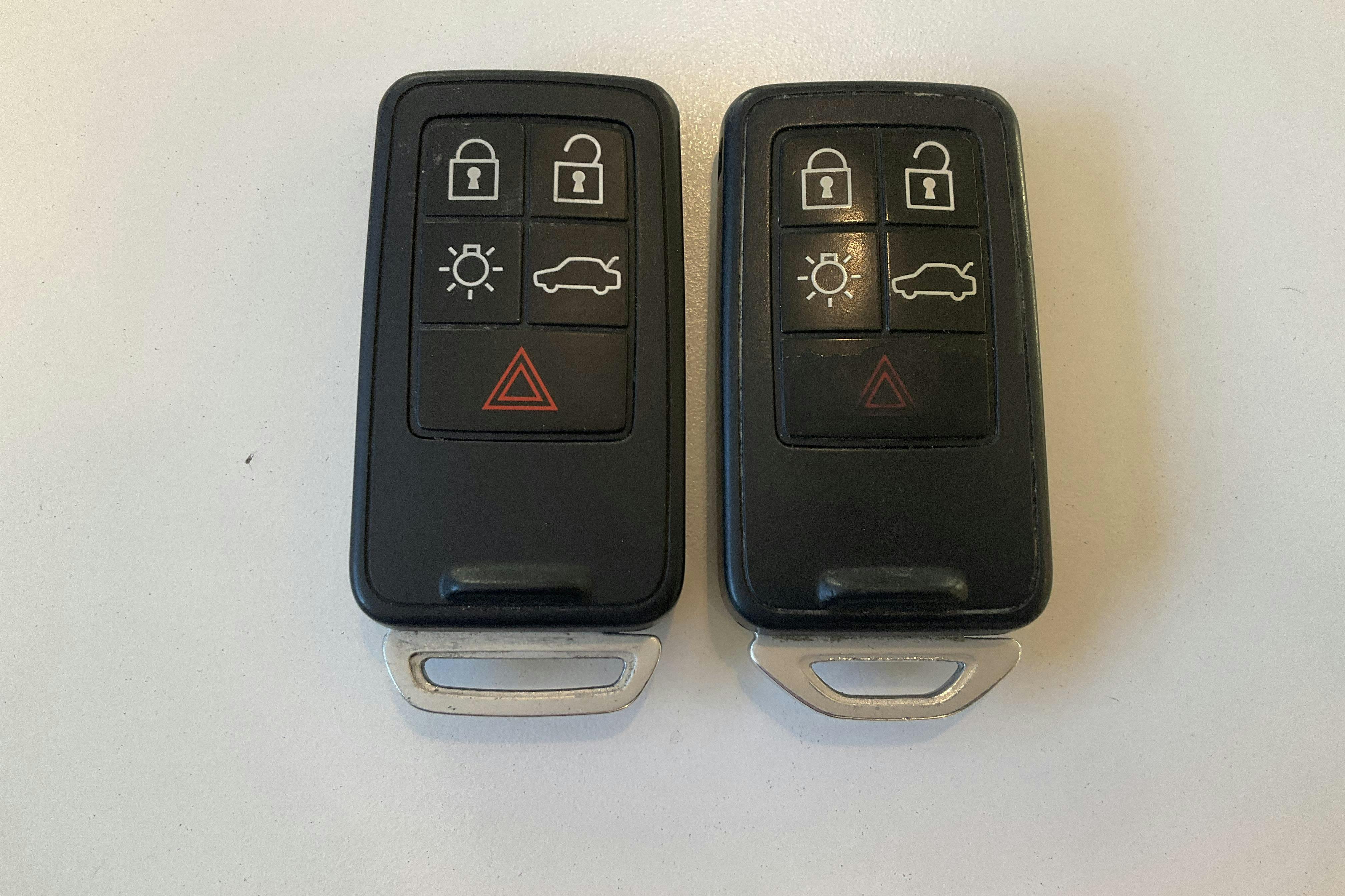 Presentationsfoto 16 av 16: Volvo V40 T2 (122hk) - 8 329 mil - Manuell - vit - 2016