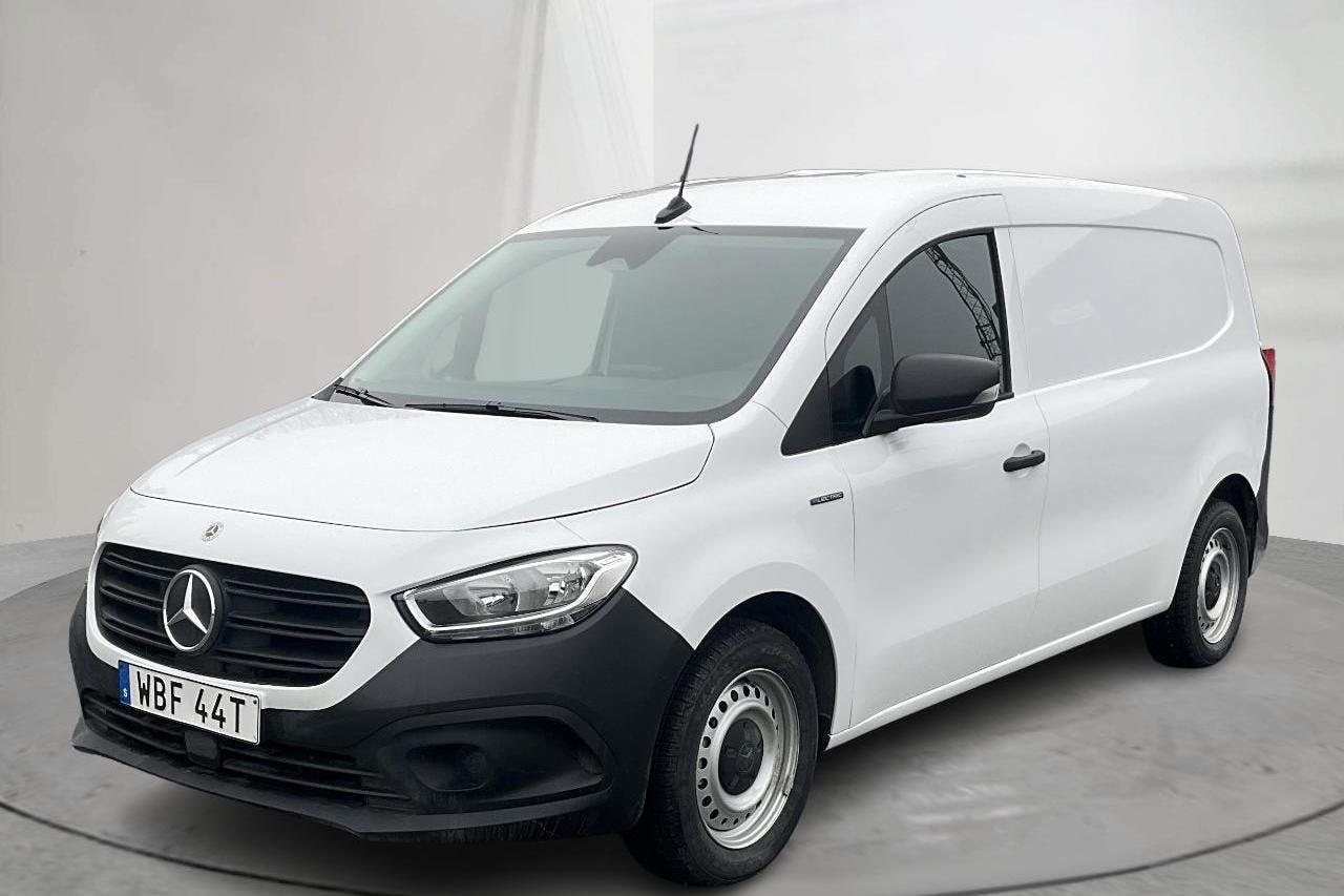 Præsentationsfoto 1 af 13: Mercedes eCitan Skåp 45kWh (122hk) - 3 650 kilometer - Salgsautomat - Hvid - 2024