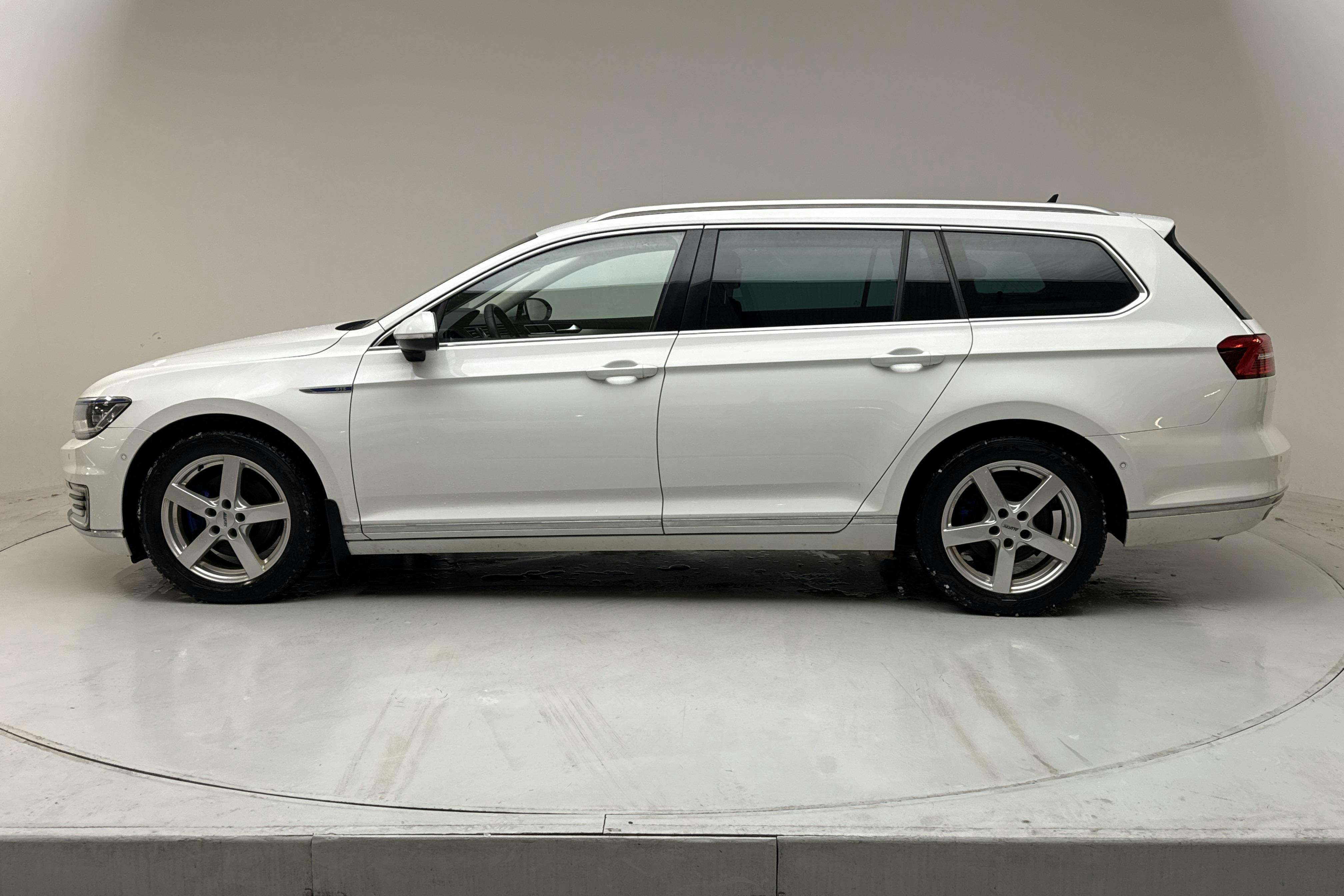 Esitlusfoto 2 aadressil 18: VW Passat 1.4 Plug-in-Hybrid Sportscombi (218hk) - 172 550 km - Automaatne - 2018