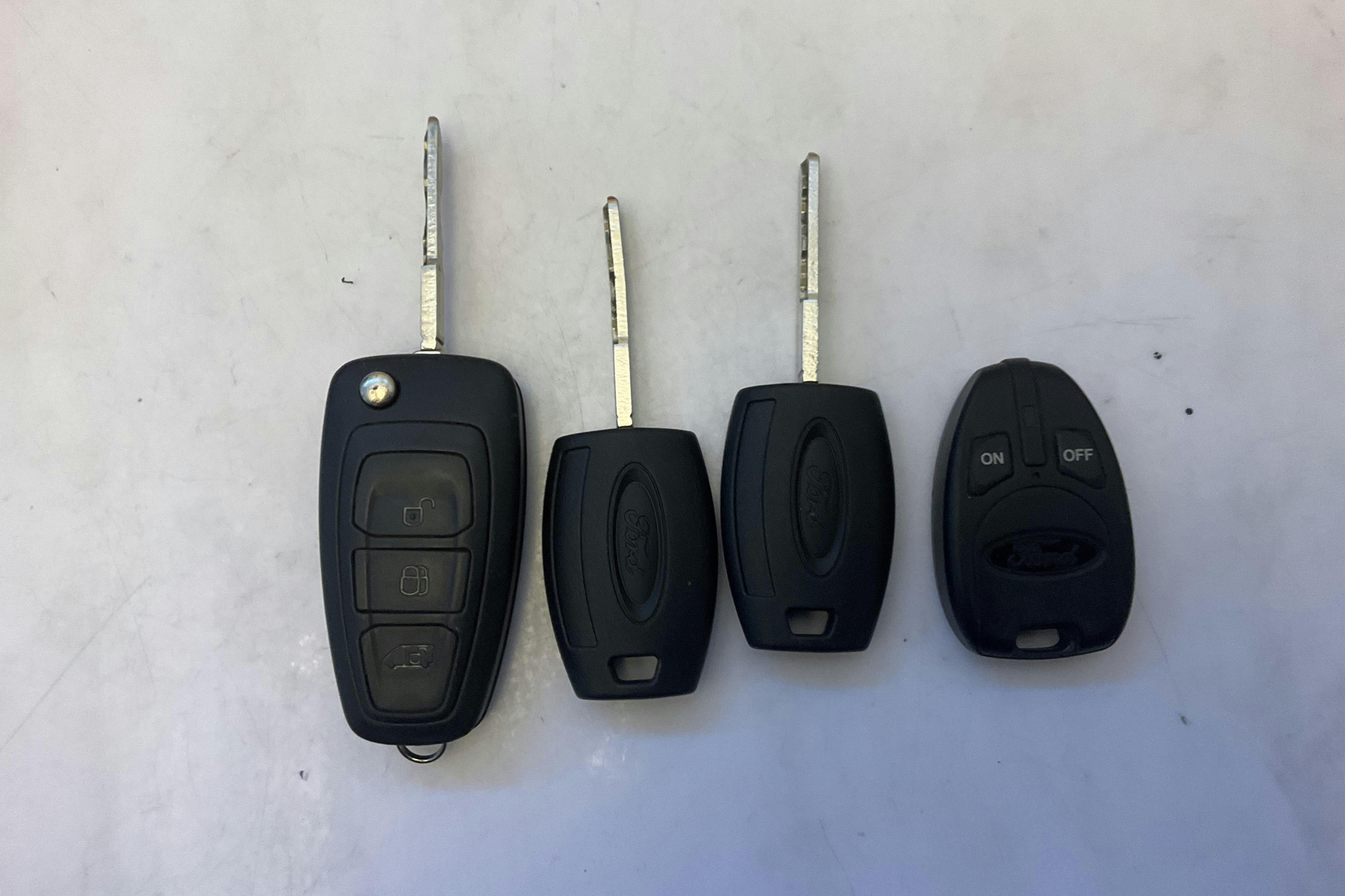 Presentation photo 14 of 14: Ford Transit Custom 300 MHEV (130hk) - 57 120 km - Manual - white - 2023