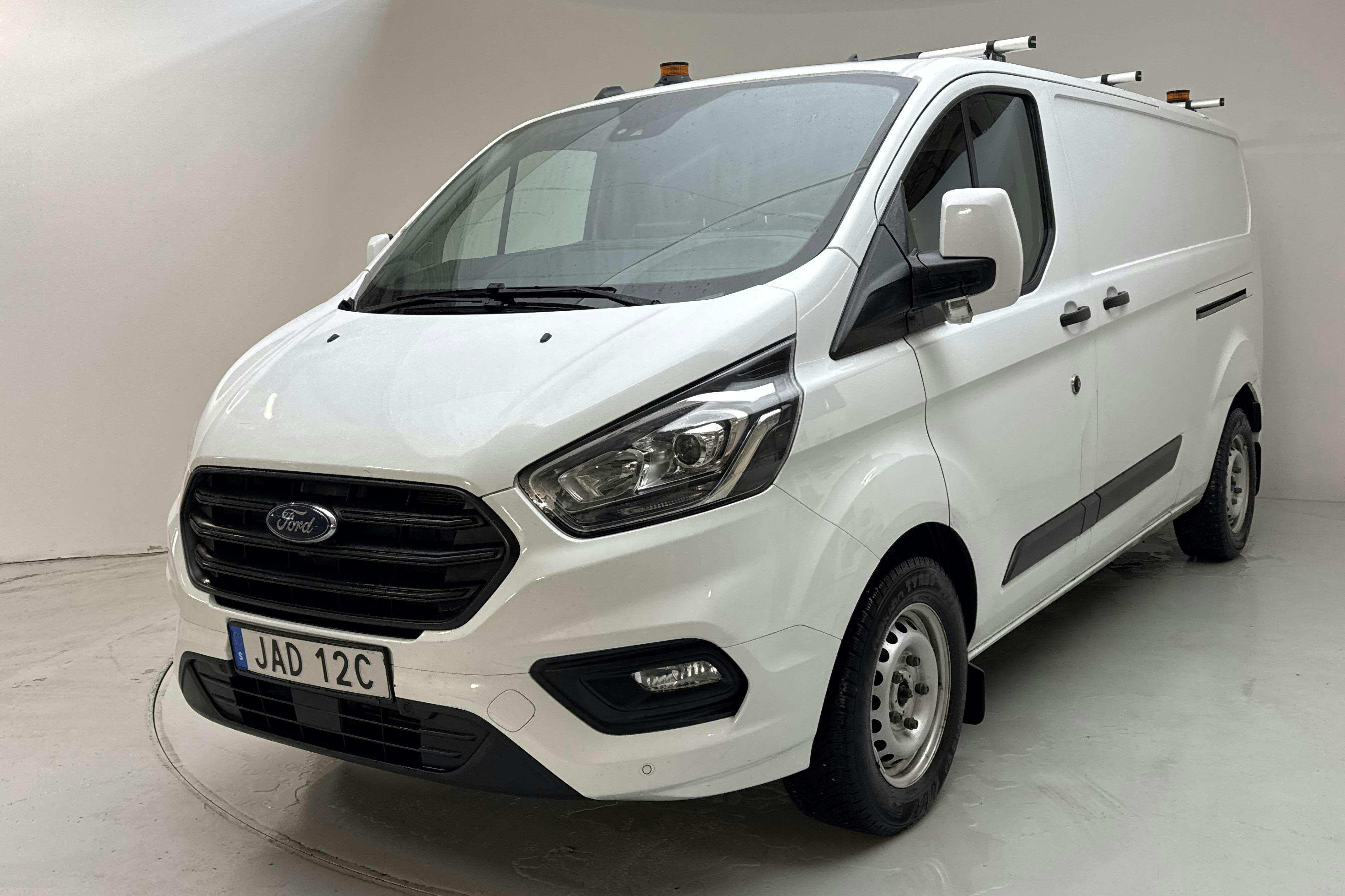 Presentation photo 1 of 14: Ford Transit Custom 300 MHEV (130hk) - 57 120 km - Manual - white - 2023