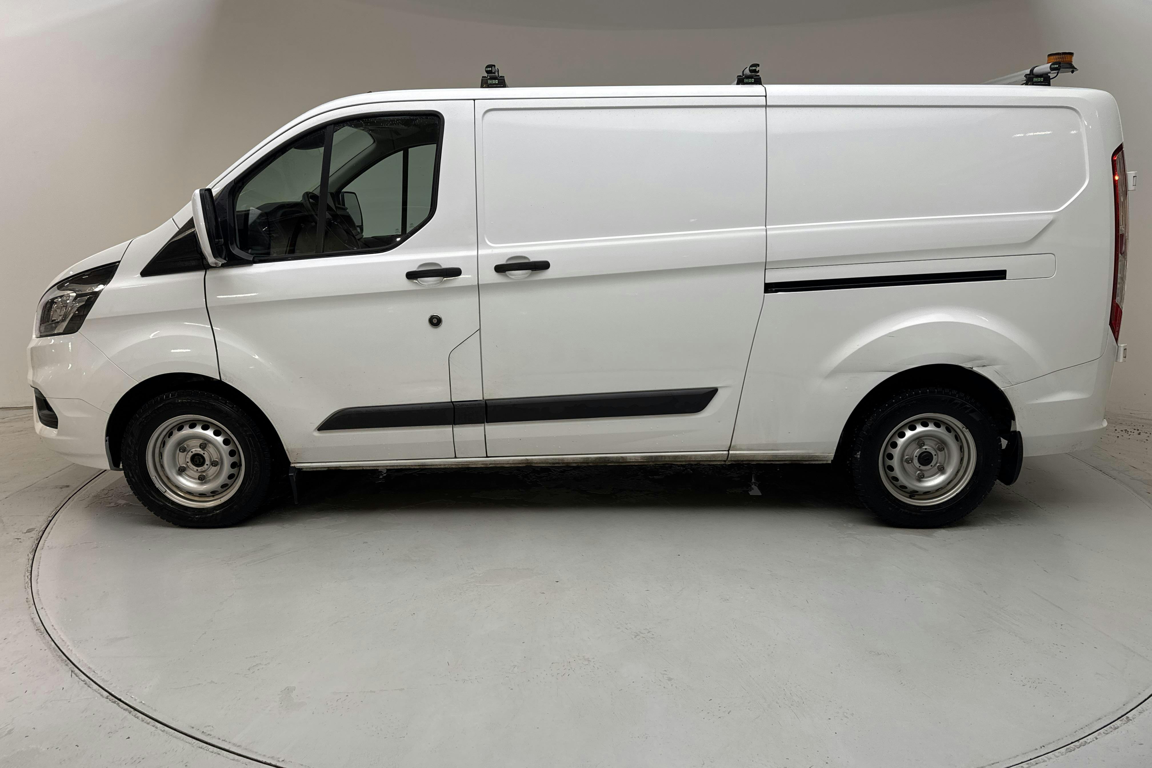 Presentation photo 2 of 14: Ford Transit Custom 300 MHEV (130hk) - 57 120 km - Manual - white - 2023