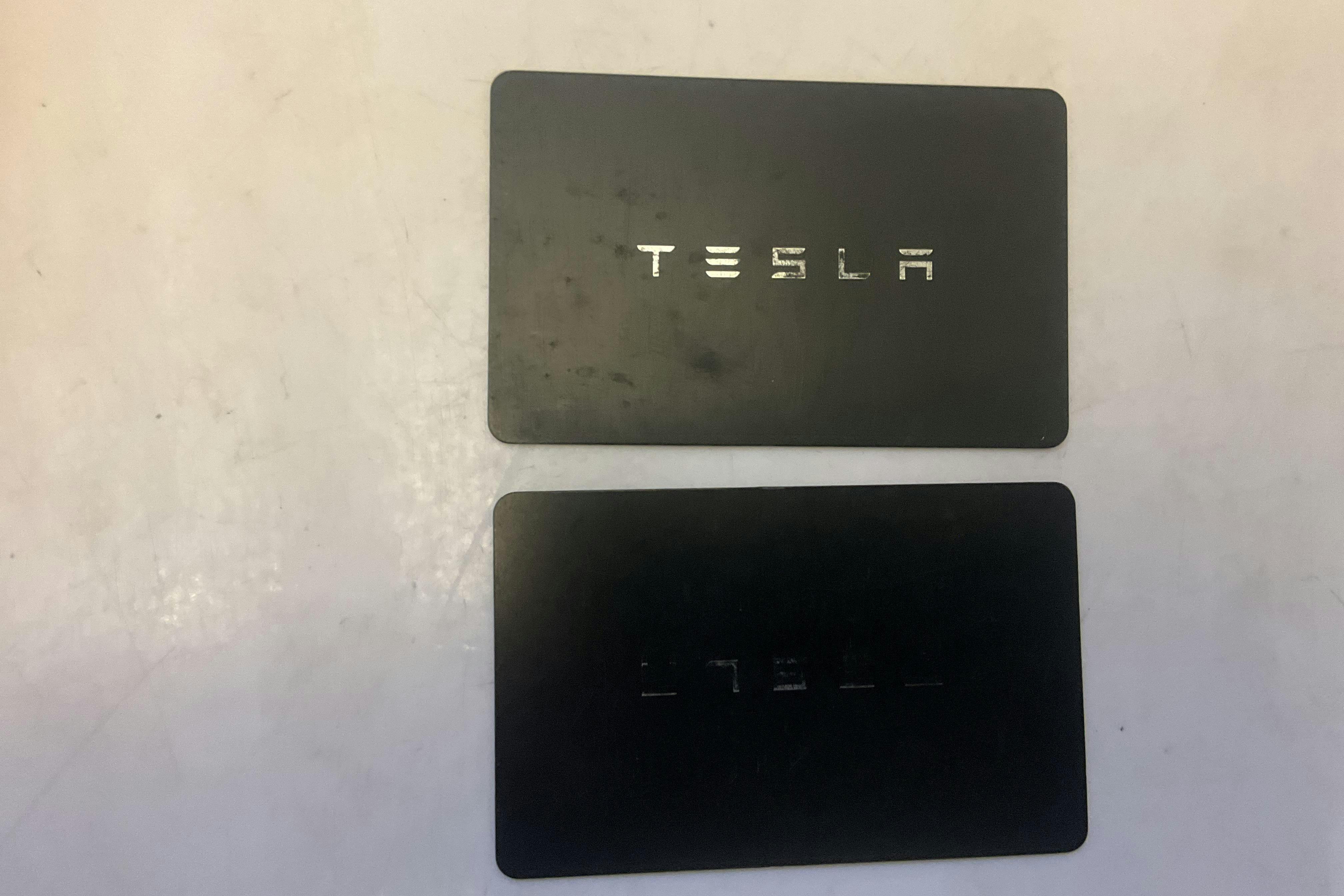 Präsentationsfoto 19 von 19: Tesla Model 3 Long Range Dual Motor AWD - 120 440 Kilometer - Verkaufsautomat - grau - 2021