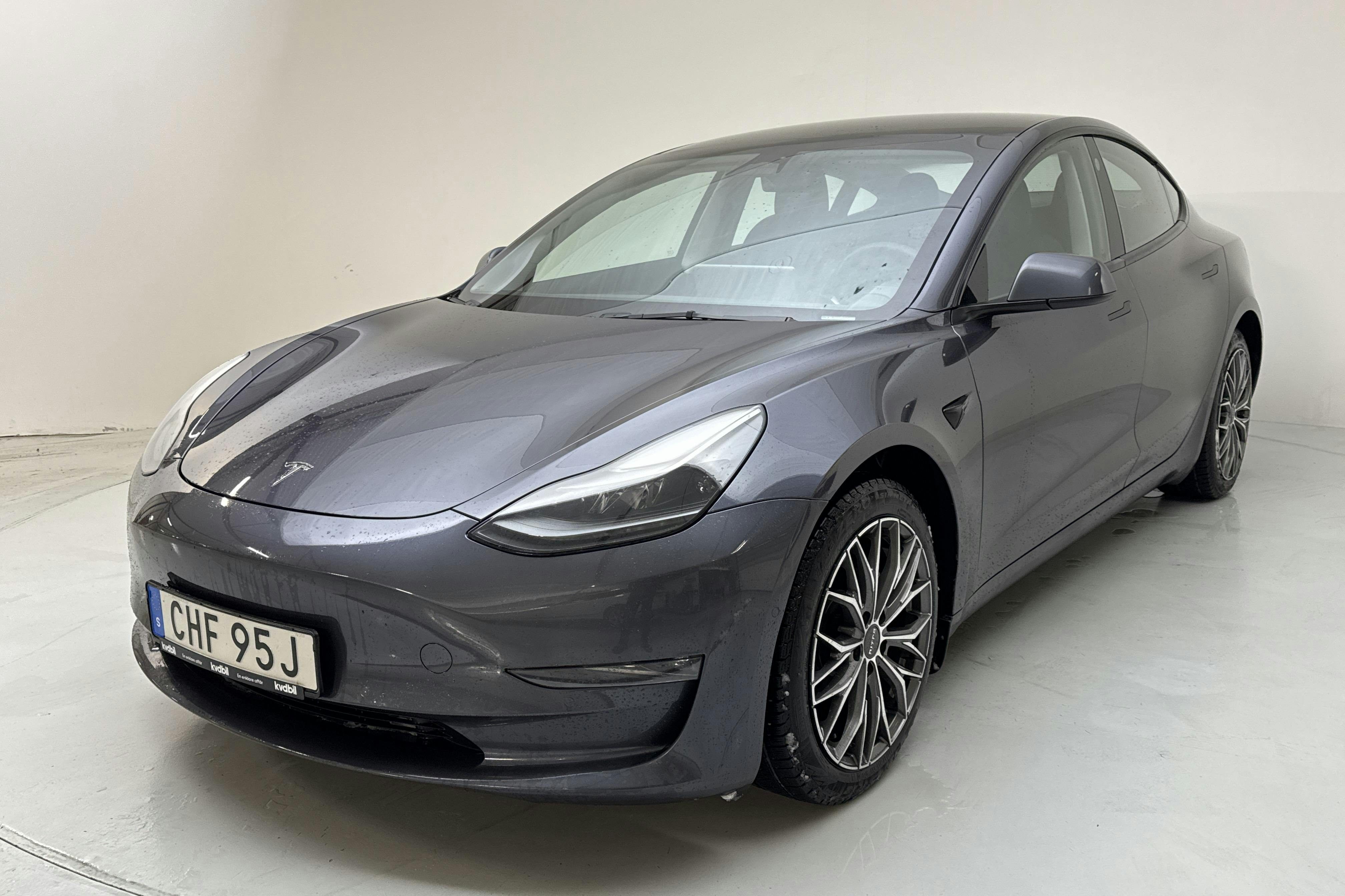 Präsentationsfoto 1 von 19: Tesla Model 3 Long Range Dual Motor AWD - 120 440 Kilometer - Verkaufsautomat - grau - 2021