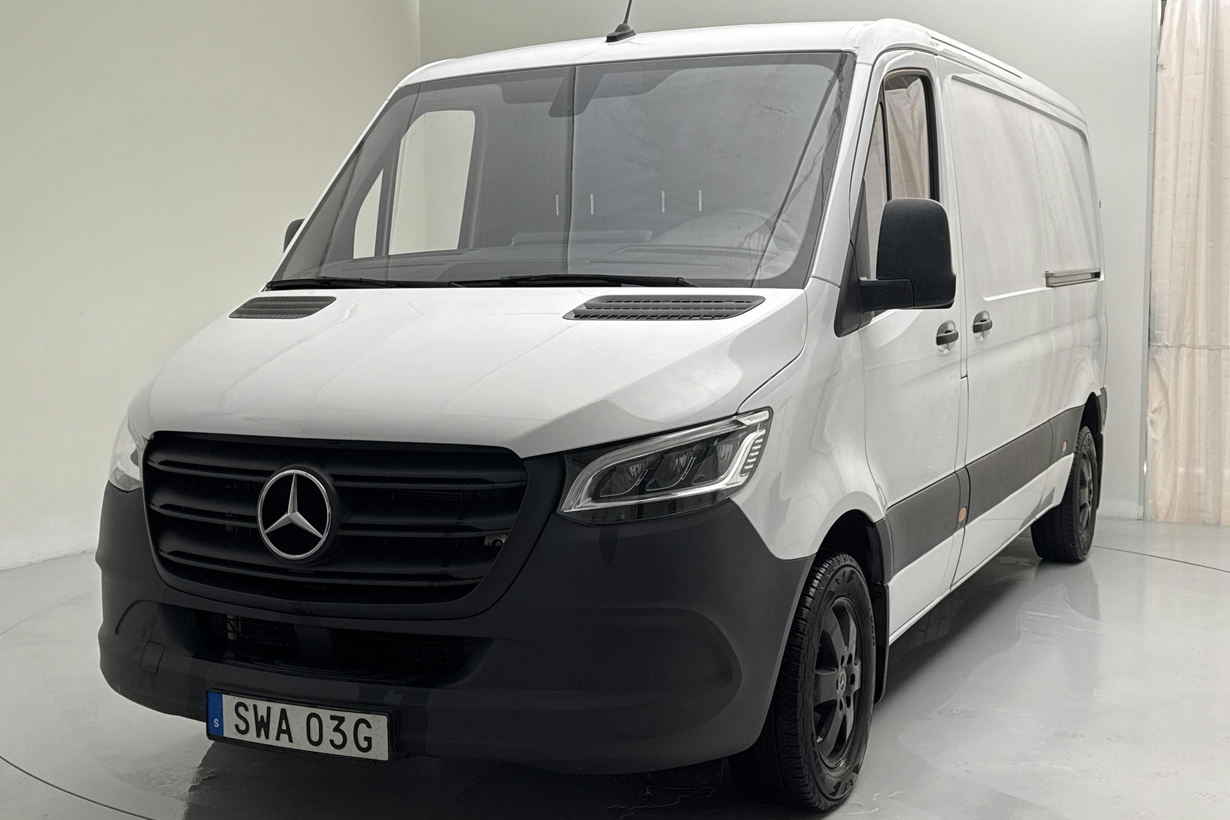 Presentation photo 1 of 14: Mercedes Sprinter 211 CDI Skåp FWD (114hk) - 88 700 km - Automatic - white - 2023