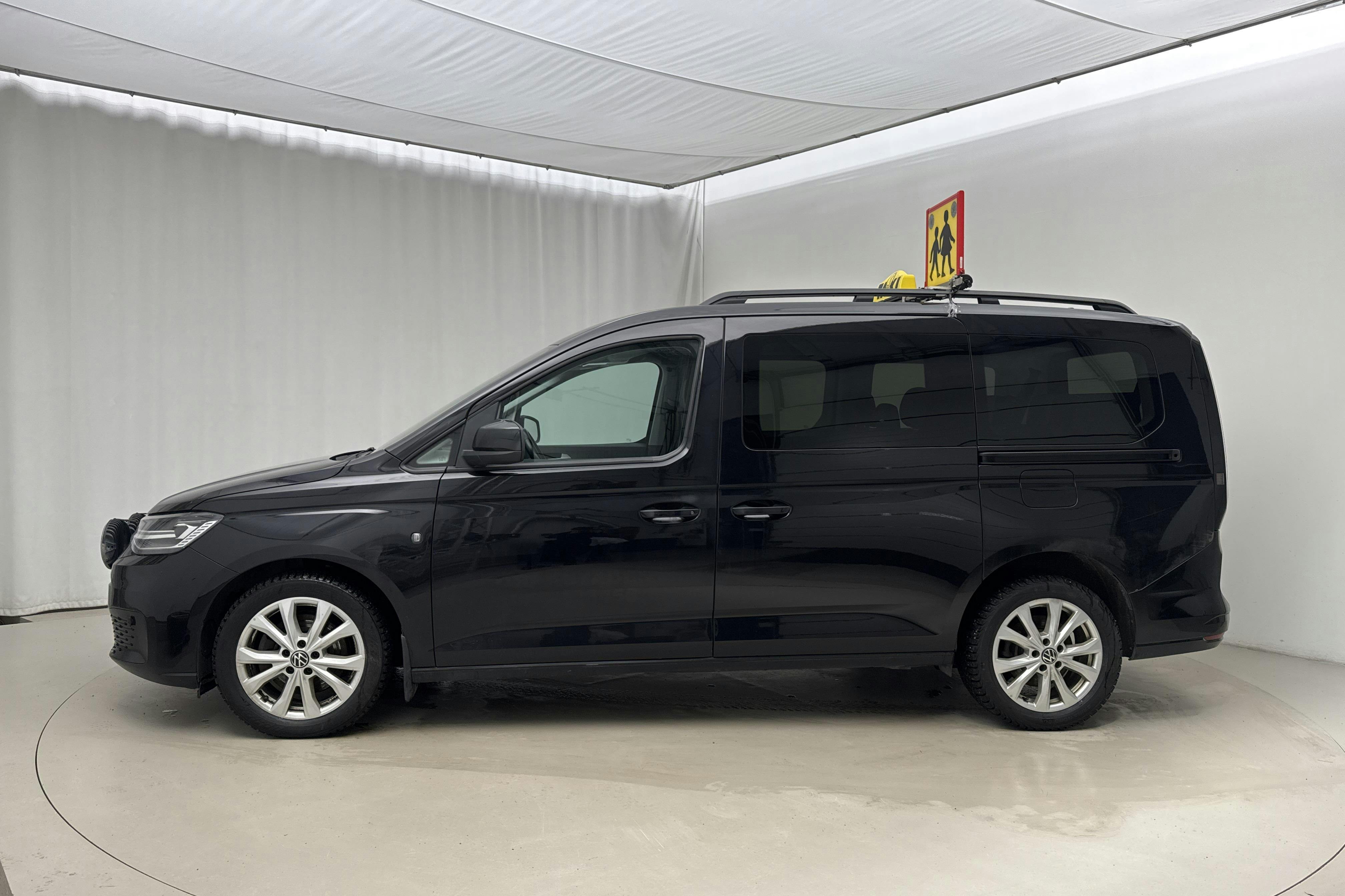 Presentation photo 2 of 18: VW Caddy Maxi 2.0 TDI (122hk) - 248 920 km - Automatic - black - 2022