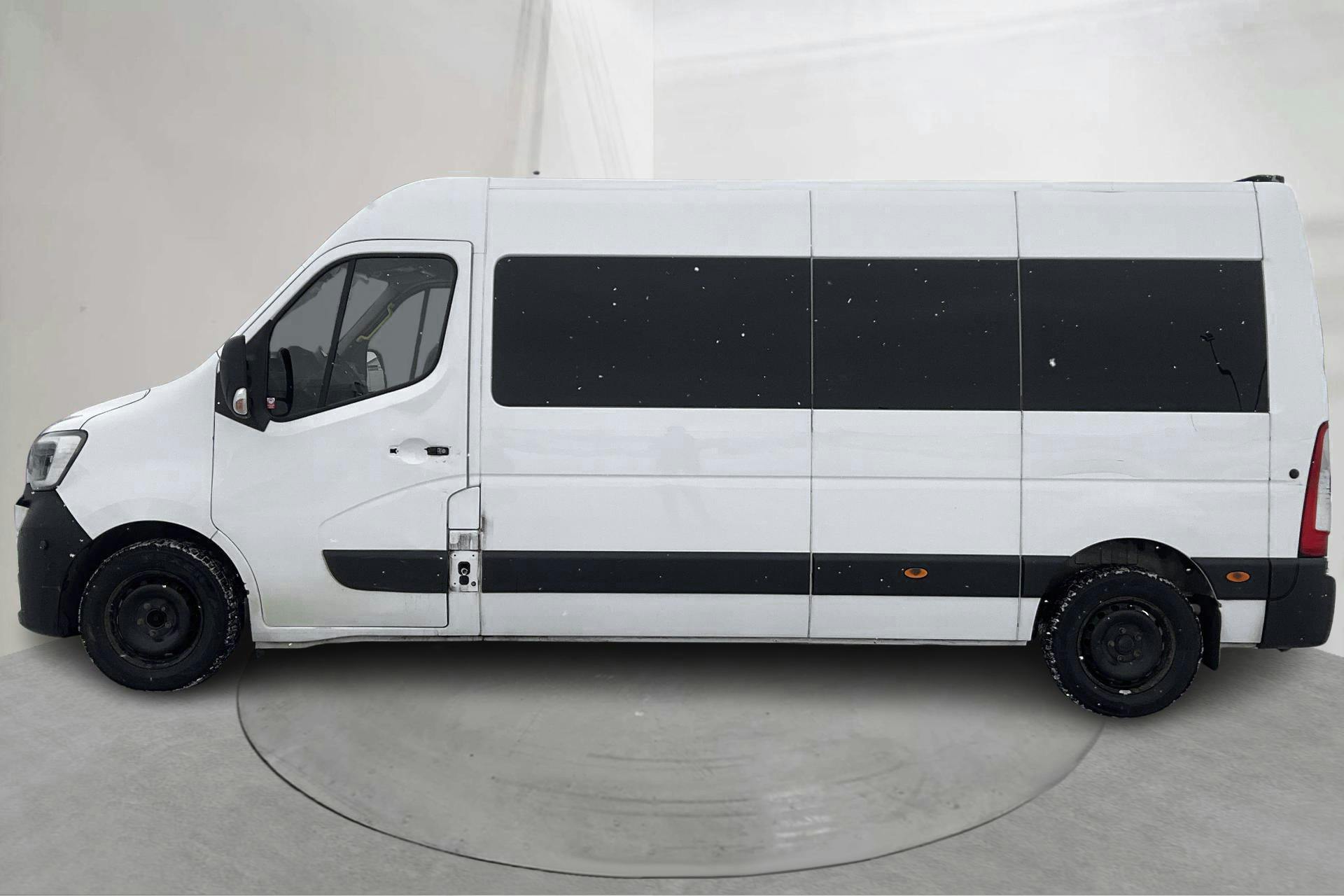 Presentationsfoto 2 av 17: Renault Master 2.3 dCi RWD (165hk) - 36 850 mil - Manuell - vit - 2021