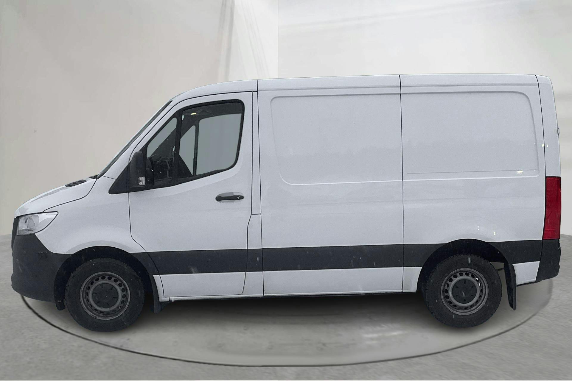 Presentationsfoto 2 av 15: Mercedes Sprinter 317 CDI Skåp RWD (170hk) - 25 295 mil - Automat - vit - 2024