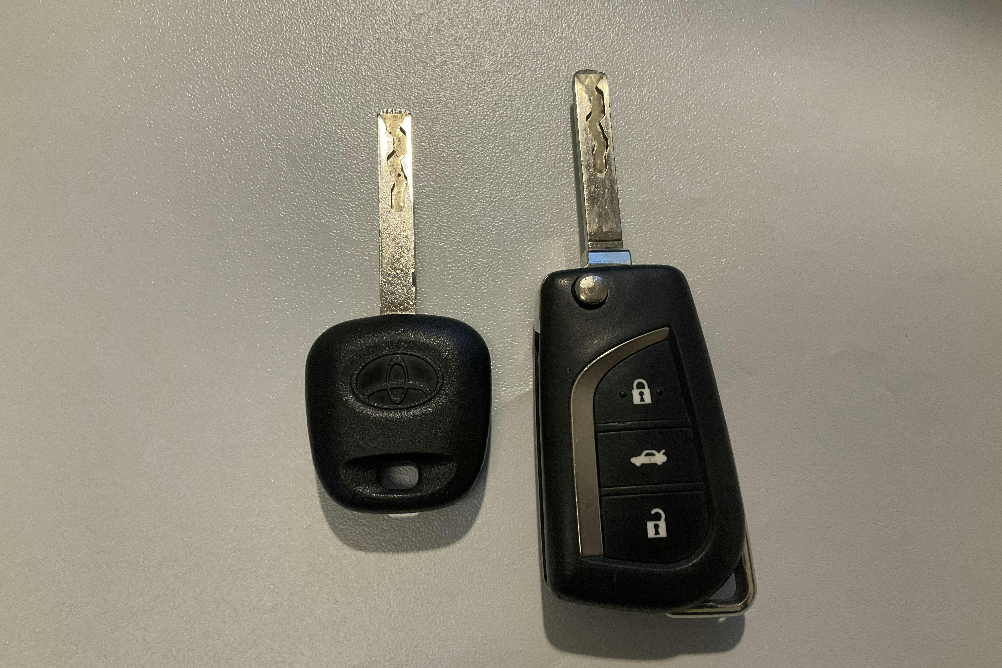 Presentation photo 15 of 15: Toyota Verso VVT-i 1.8 (147hk) - 151 450 km - Manual - silver - 2015