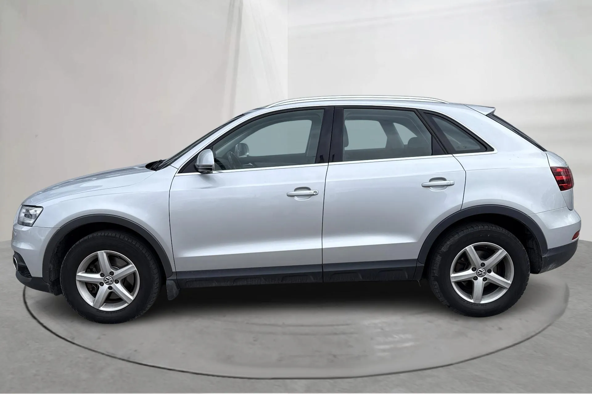Presentation photo 2 of 14: Audi Q3 2.0 TDI quattro (140hk) - 135 760 km - Manual - silver - 2014