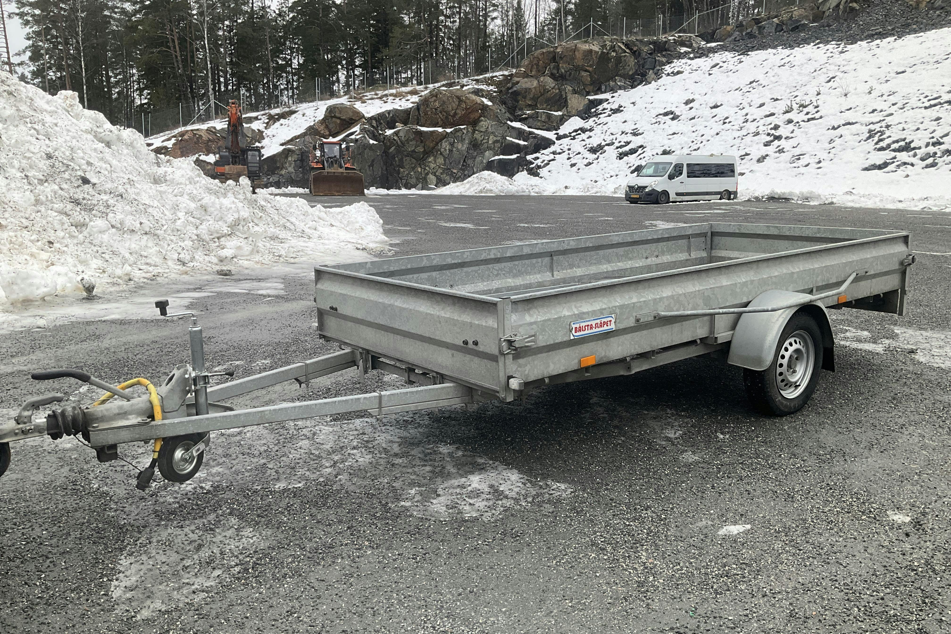 Presentationsfoto 1 av 9: BÅLSTA-SLÄPET MOD 3,5-1000B Släpvagn med tippfunktion - 0 km - grå - 2021