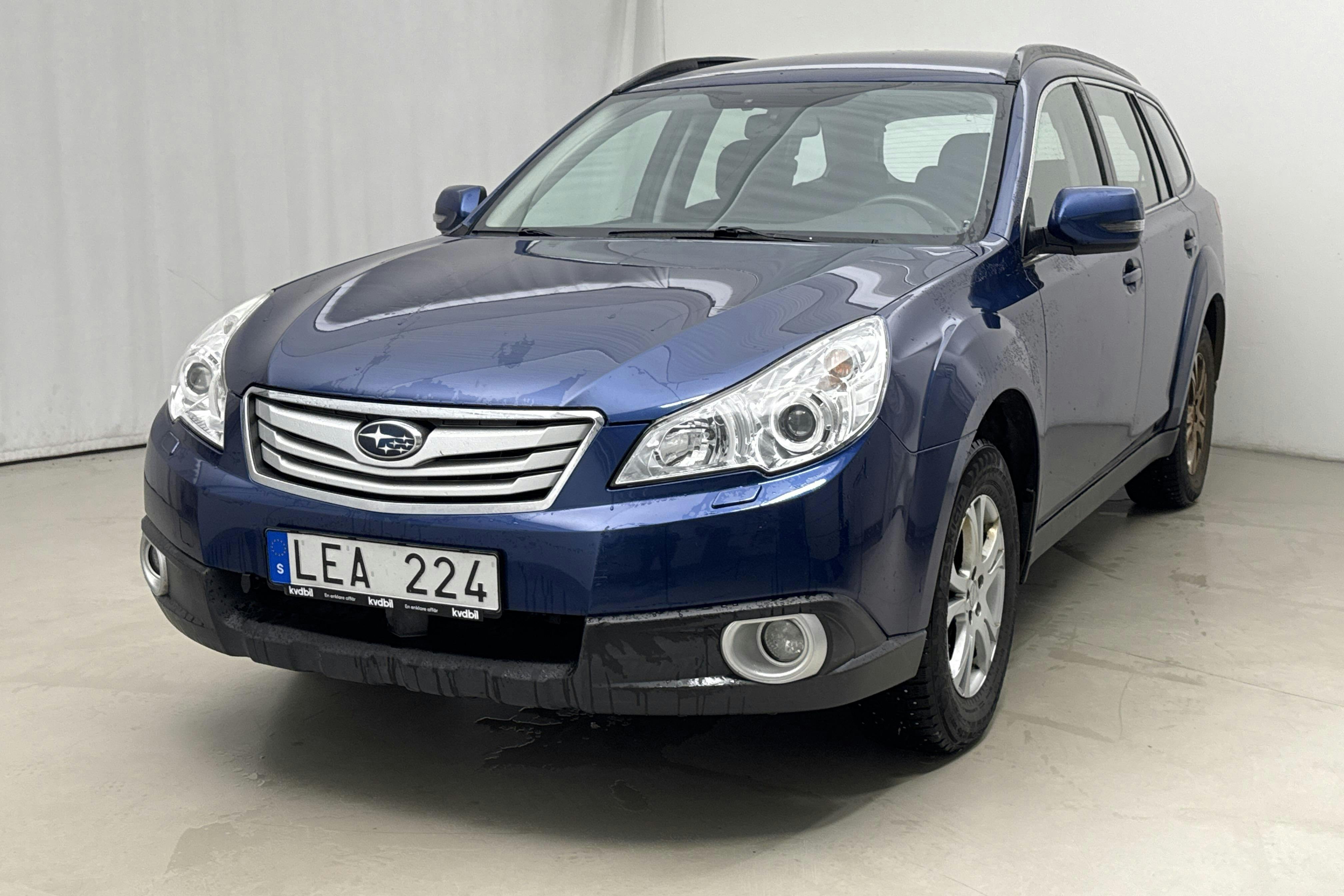 Presentation photo 1 of 14: Subaru Outback 2.5 (167hk) - 255 730 km - Automatic - Dark Blue - 2011