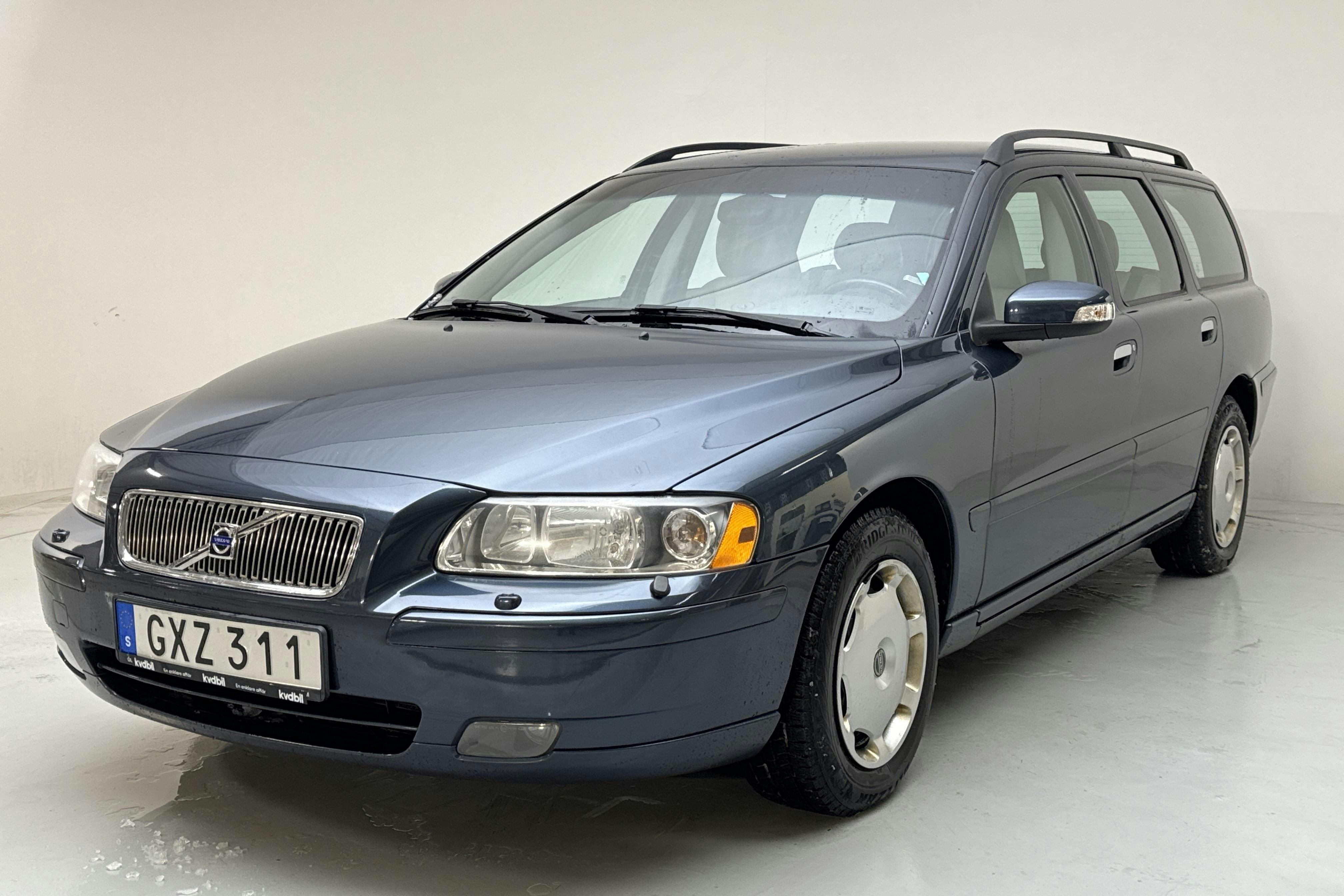 Esittelykuva 1 osoitteesta 12: Volvo V70 2.4 (170hk) - 214 970 km - Automaattinen - sininen - 2008