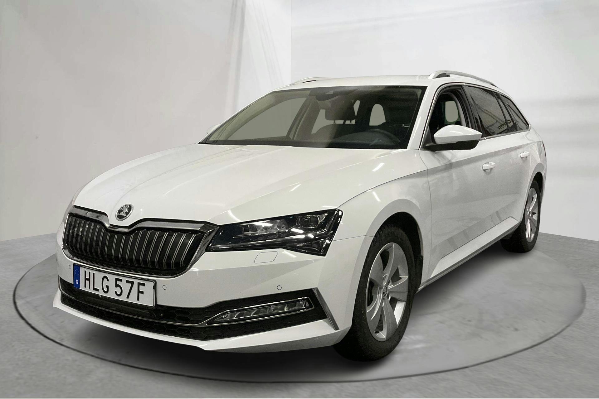 Presentation photo 1 of 21: Skoda Superb 1.4 TSI PHEV Kombi (218hk) - 77 520 km - Automatic - white - 2023