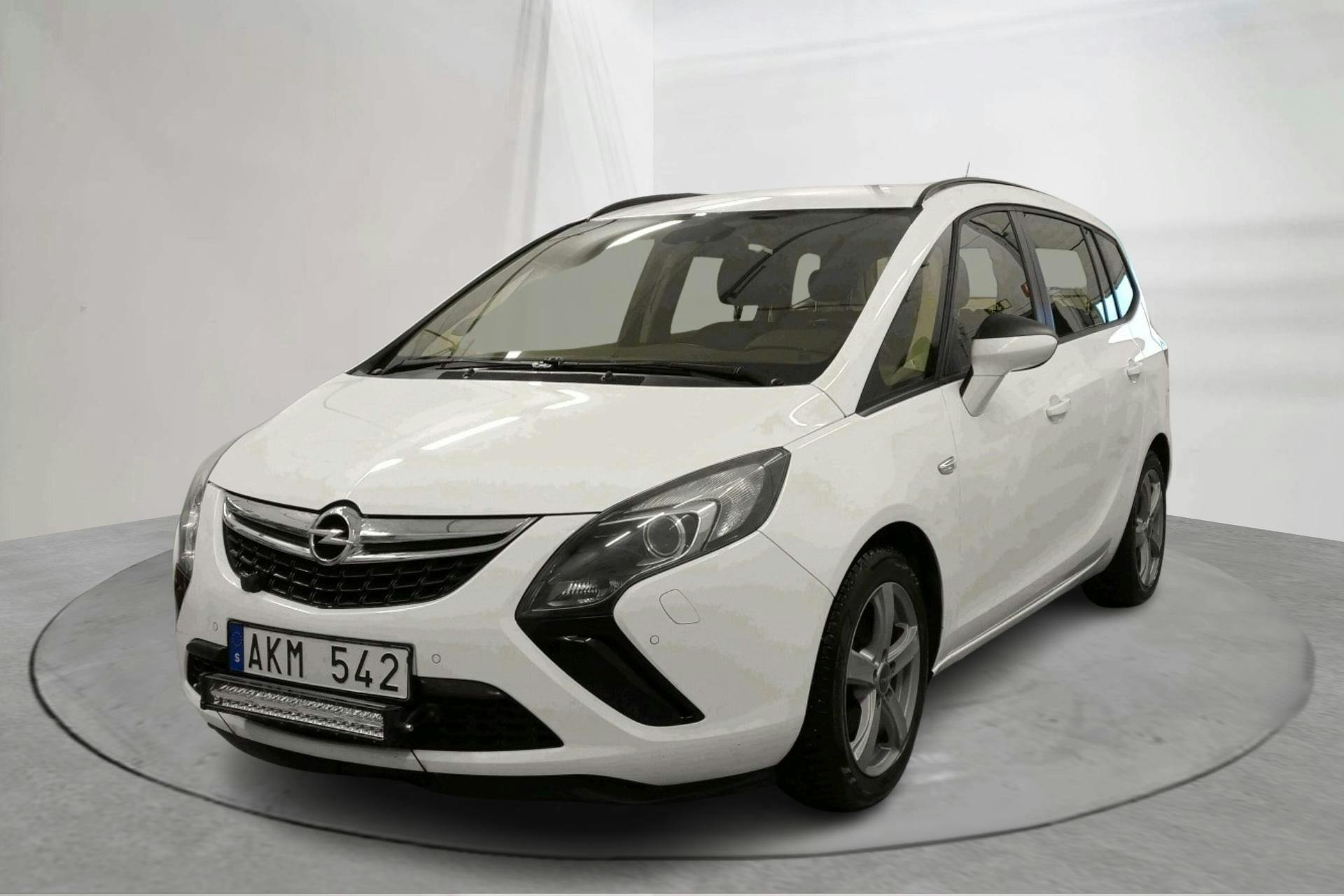Presentation photo 1 of 15: Opel Zafira Tourer 1.6 CDTi ecoFLEX (136hk) - 203 350 km - Manual - white - 2014
