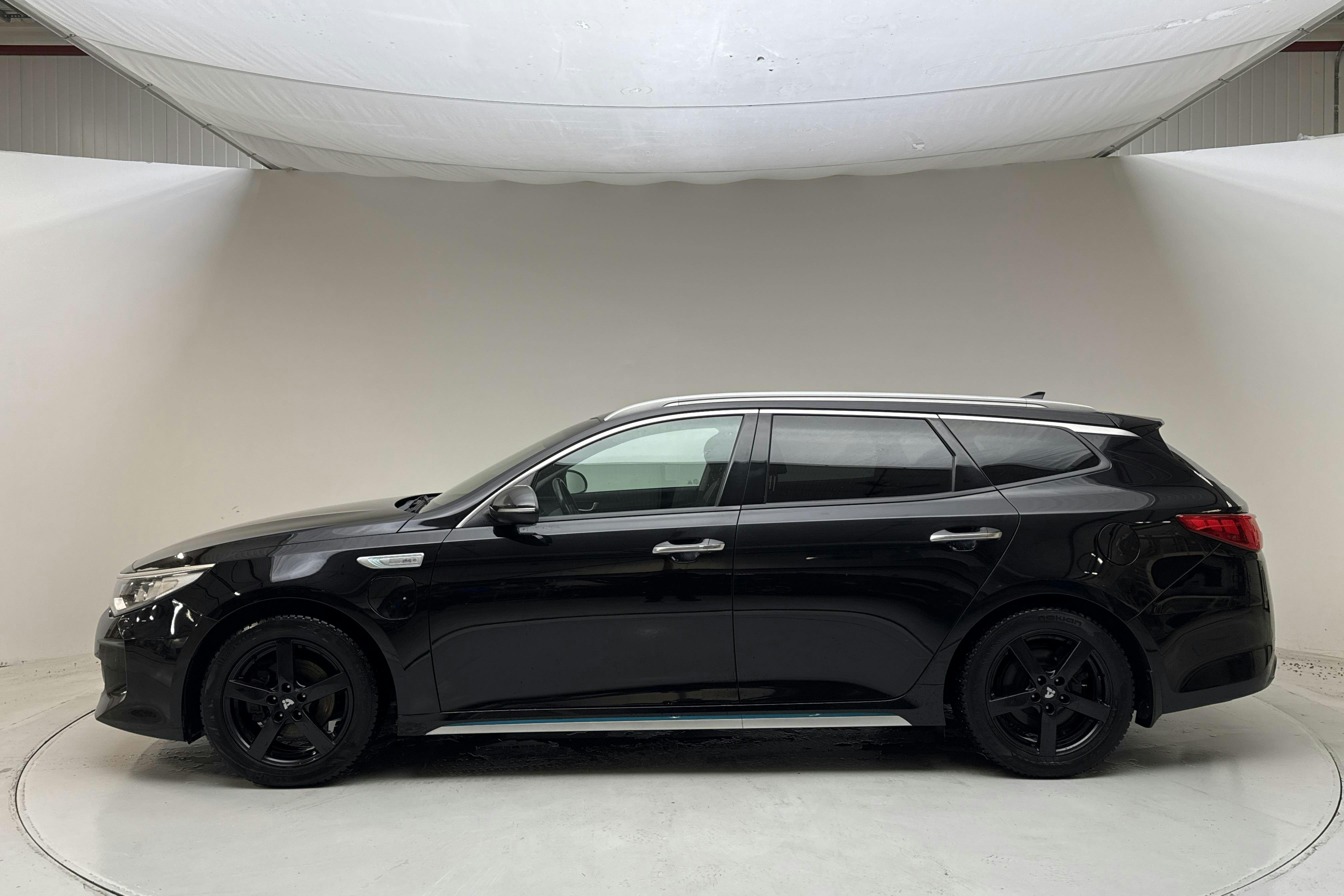 Presentationsfoto 2 av 16: KIA Optima 2.0 GDi Plug-in Hybrid SW (205hk) - 16 134 mil - Automat - svart - 2018