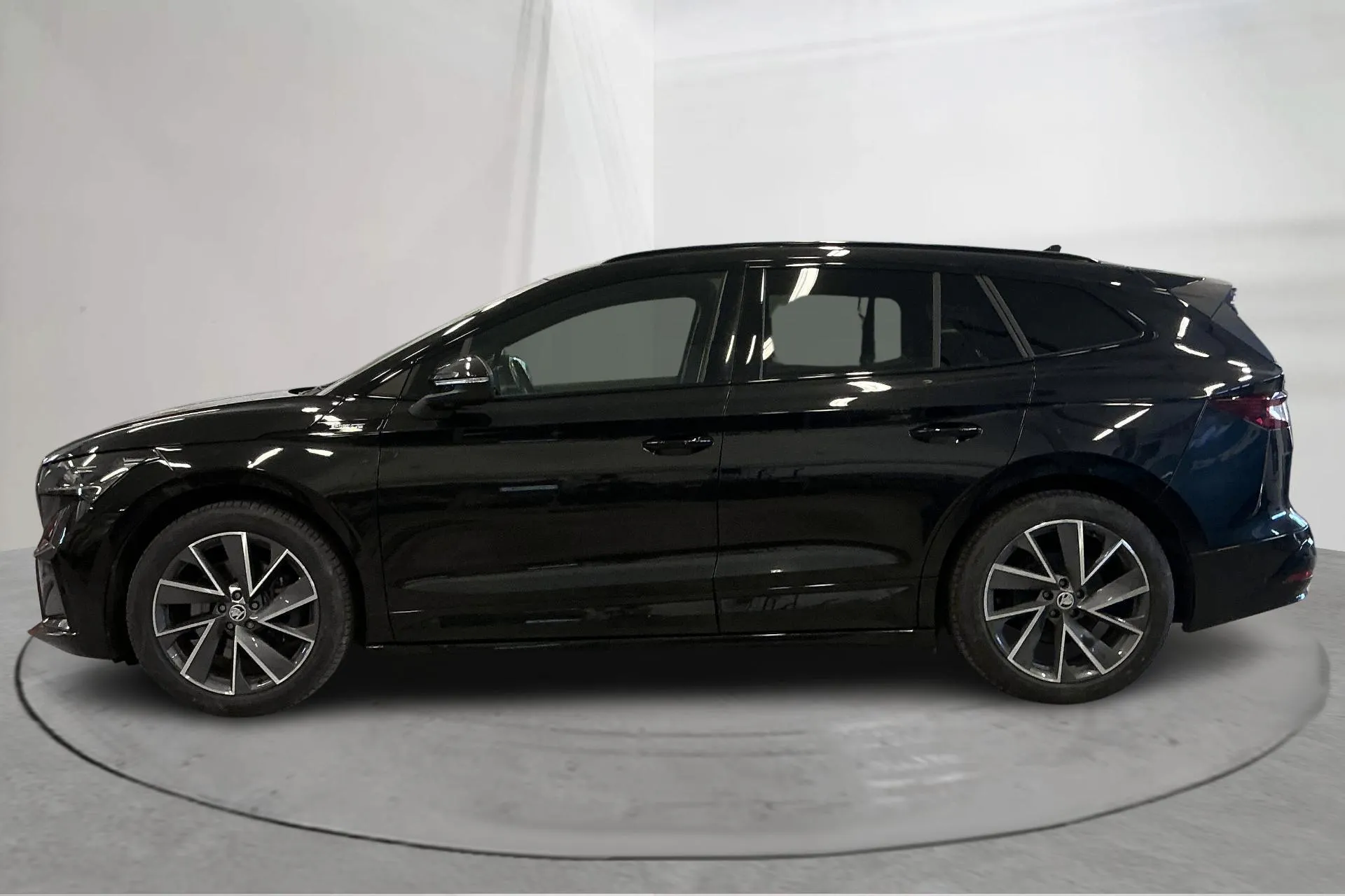 Presentationsfoto 2 av 22: Skoda Enyaq iV 80 (204hk) - 13 103 mil - Automat - svart - 2022