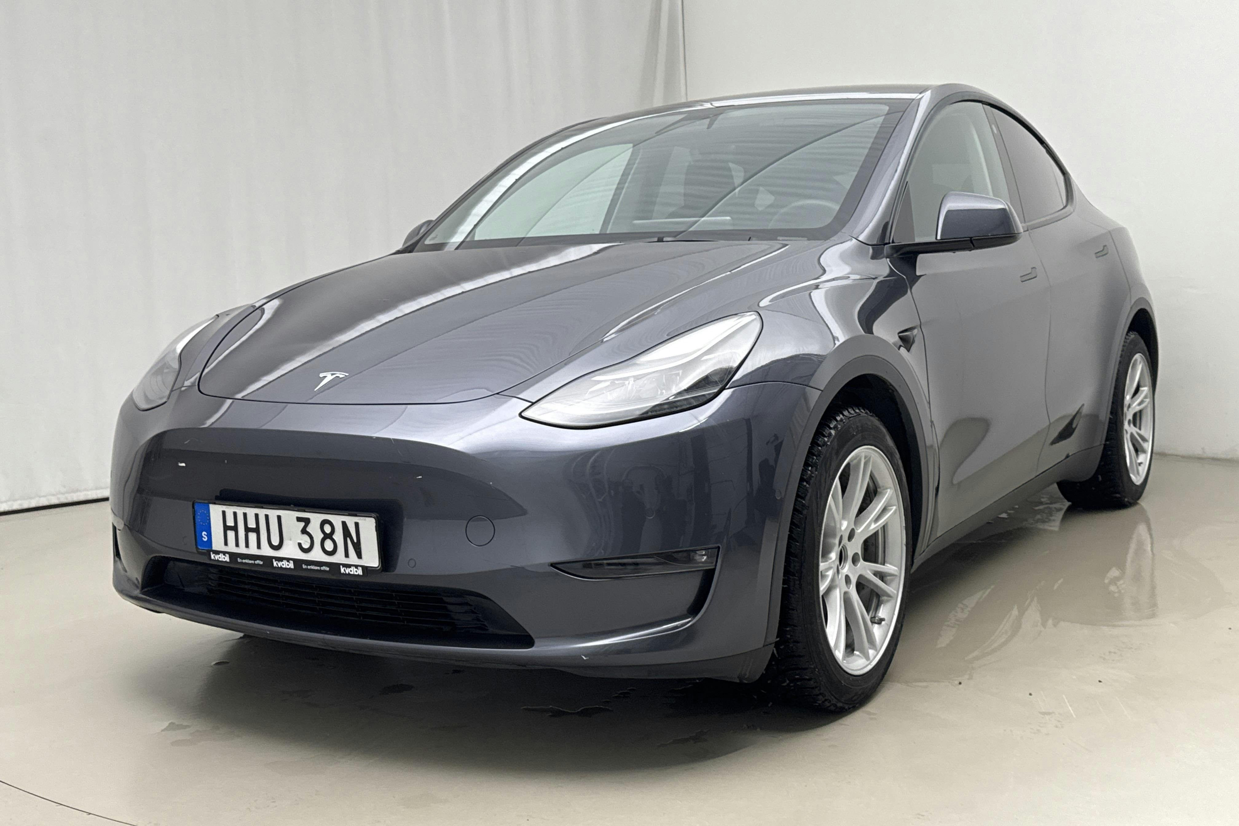 Presentationsfoto 1 av 22: Tesla Model Y Long Range Dual Motor AWD - 4 366 mil - Automat - 2022