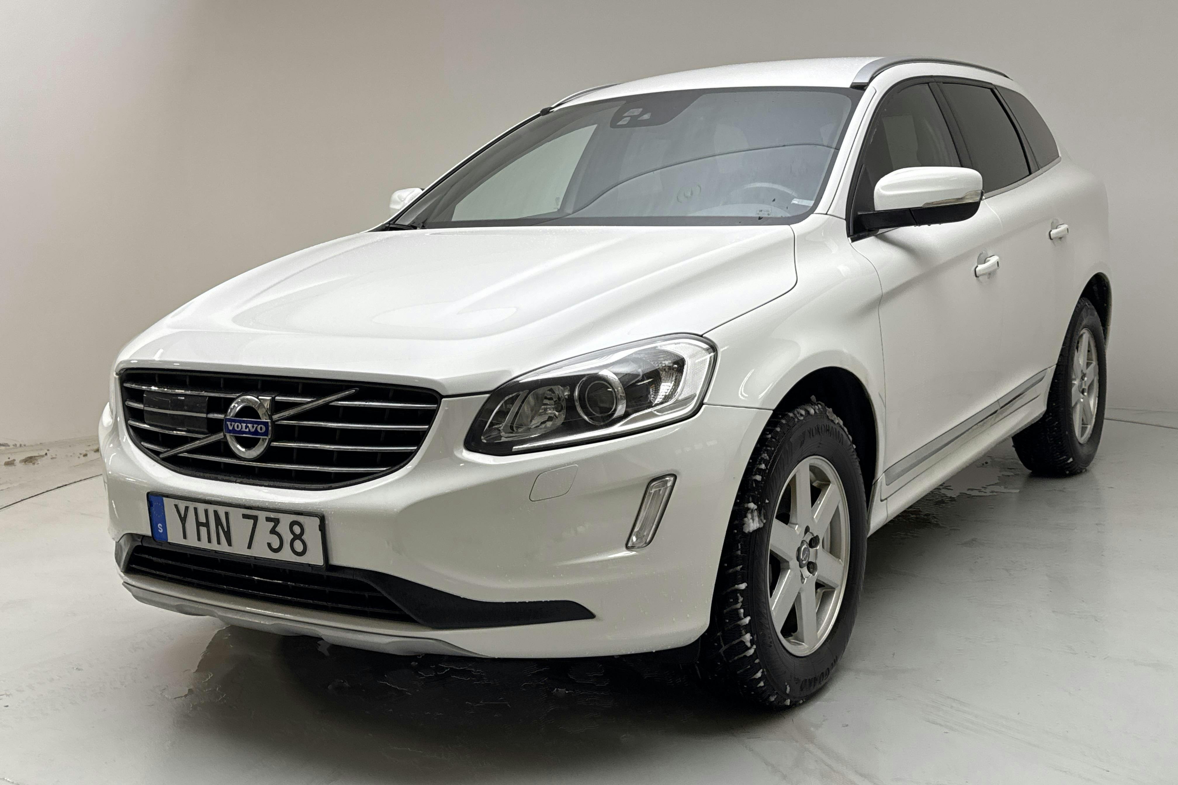 Presentation photo 1 of 15: Volvo XC60 D4 AWD (190hk) - 198 780 km - Automatic - white - 2017