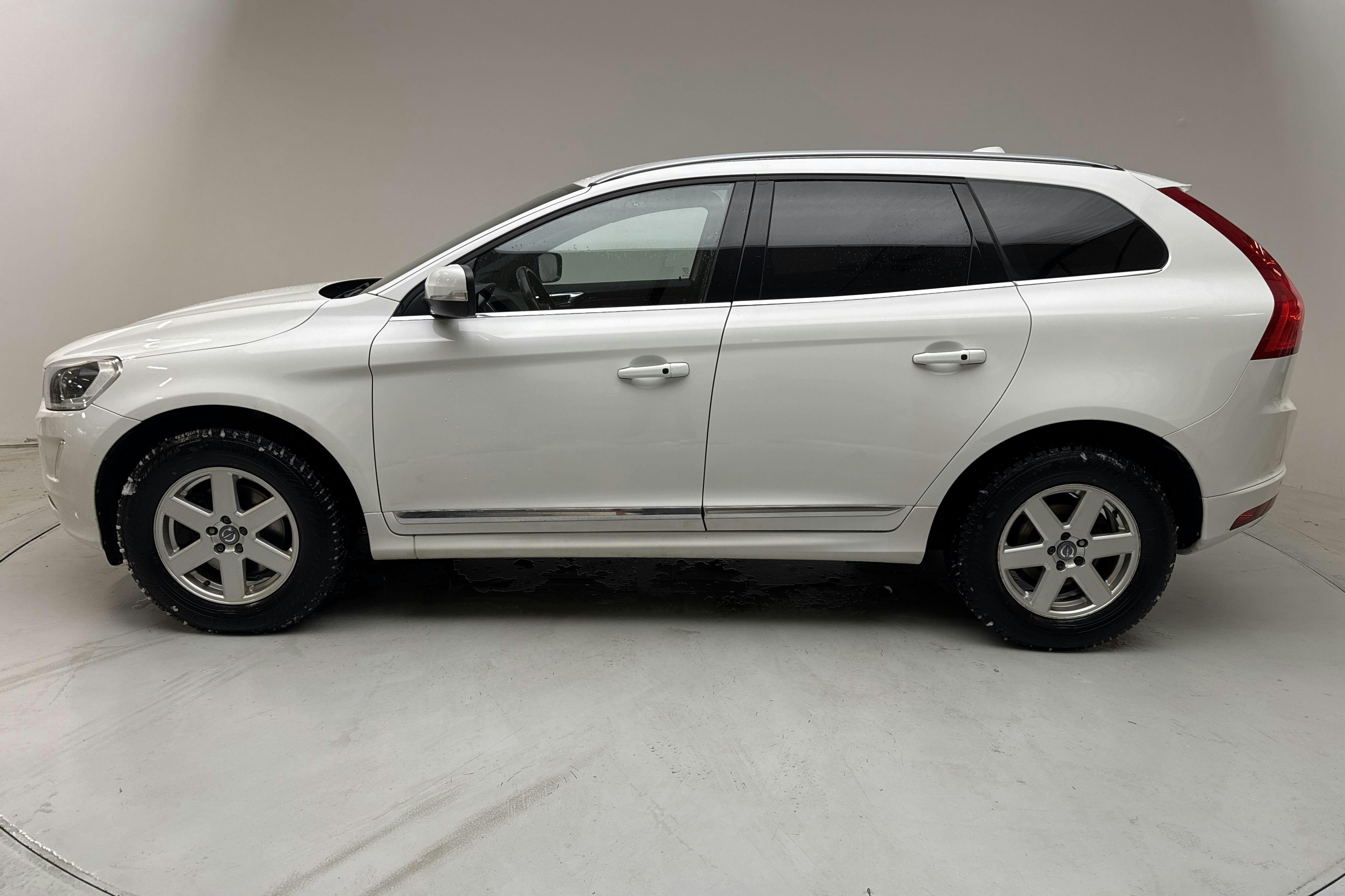 Presentation photo 2 of 15: Volvo XC60 D4 AWD (190hk) - 198 780 km - Automatic - white - 2017