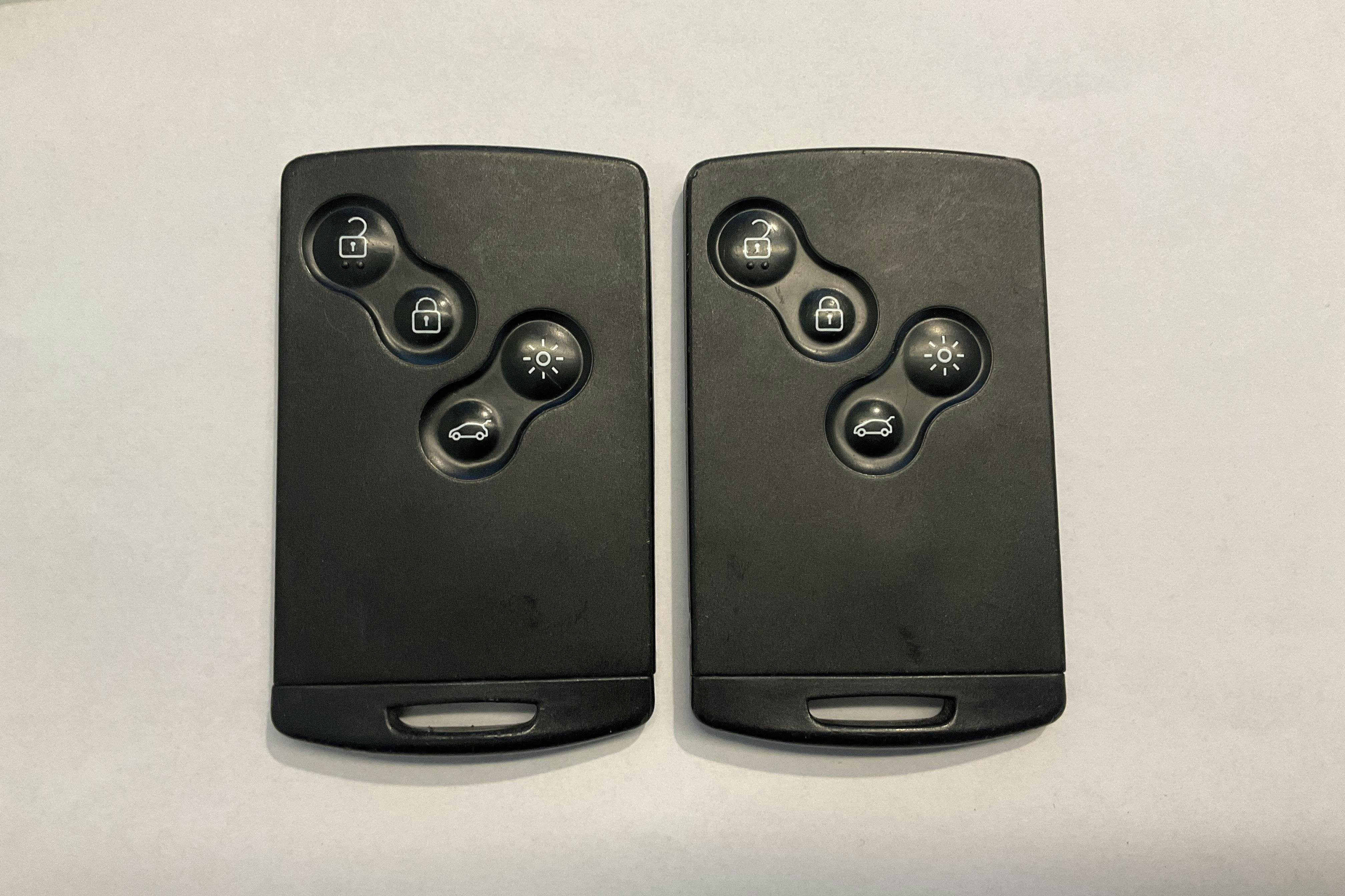 Presentationsfoto 13 av 13: Renault Clio IV 0.9 TCe 75 5dr (75hk) - 7 007 mil - Manuell - grå - 2019