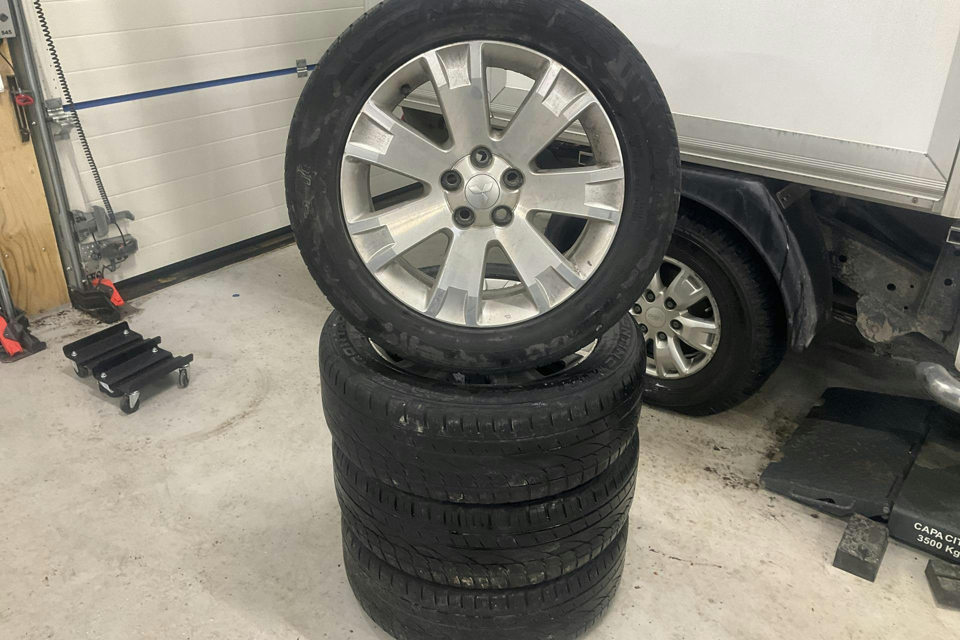 Esittelykuva 19 osoitteesta 19: Mitsubishi Outlander 2.2 Di-D (177hk) - 150 800 km - Manuaalinen - sininen - 2012