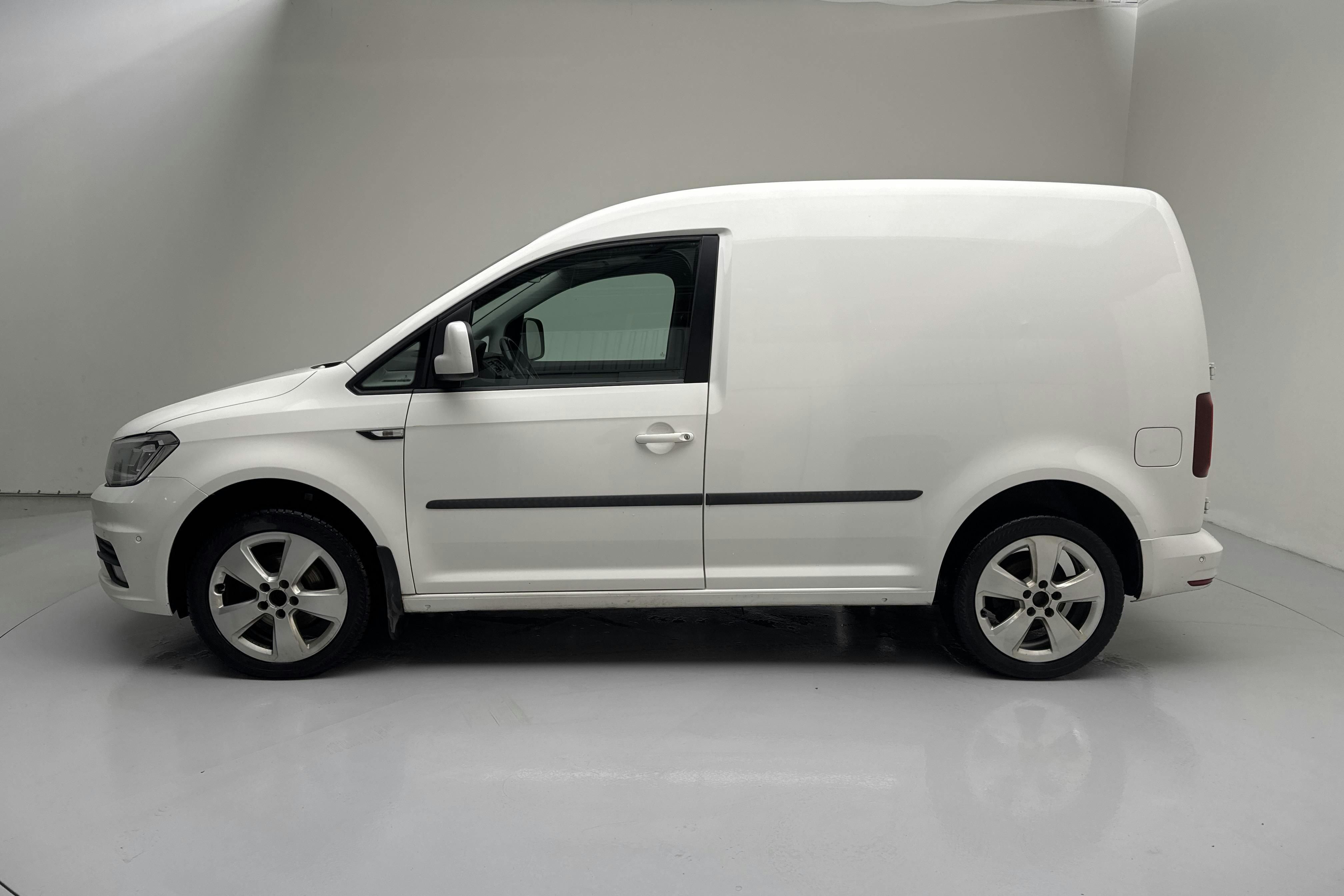 Presentation photo 2 of 12: VW Caddy 2.0 TDI Skåp (102hk) - 141 610 km - Automatic - white - 2020
