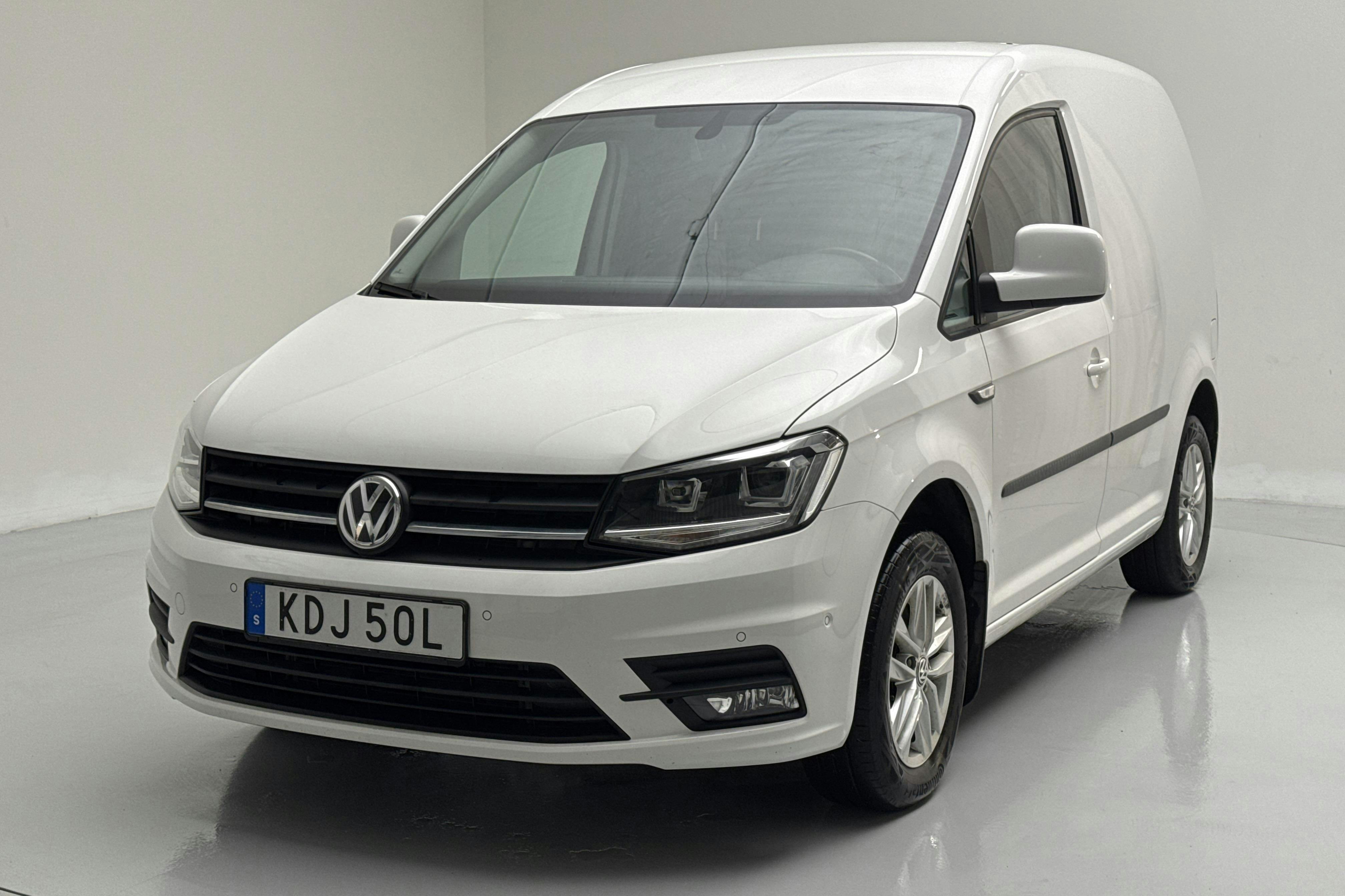 Presentationsfoto 1 av 14: VW Caddy 2.0 TDI Skåp (102hk) - 6 165 mil - Automat - vit - 2020