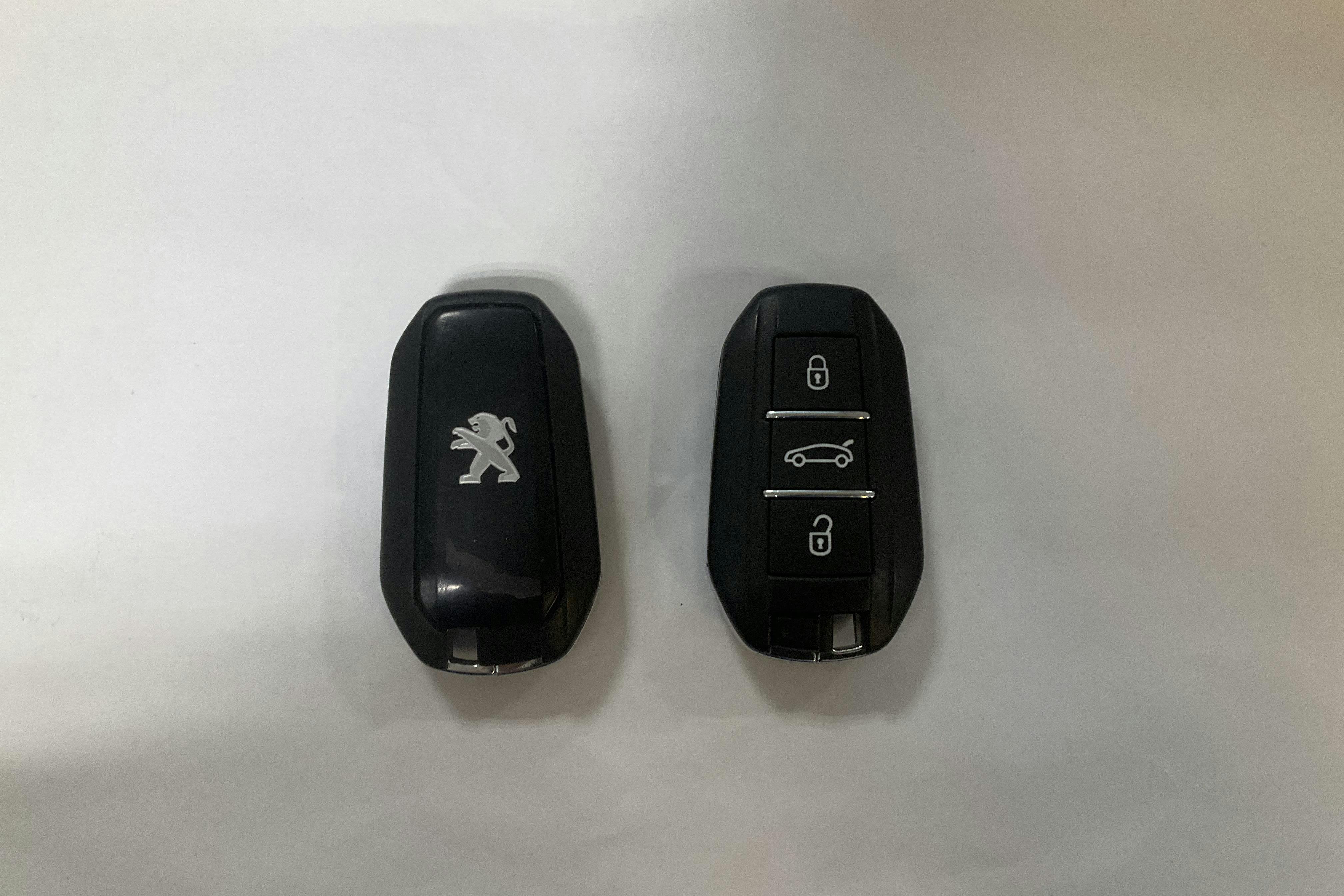 Presentation photo 16 of 16: Peugeot 308 1.6 Turbo (125hk) - 125 330 km - Manual - black - 2014