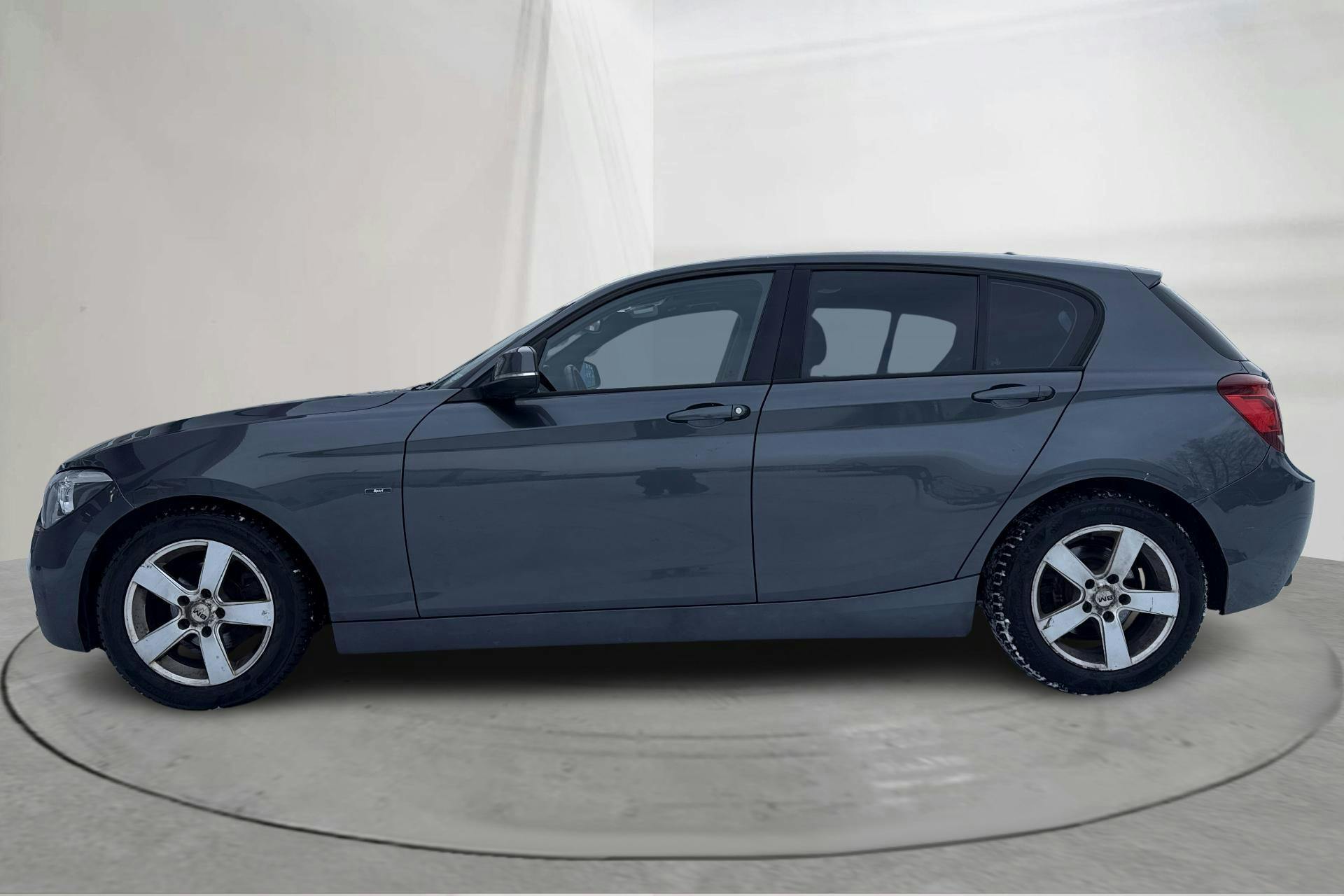 Presentation photo 2 of 15: BMW 118d 5dr, F20 (143hk) - 193 100 km - Manual - gray - 2012