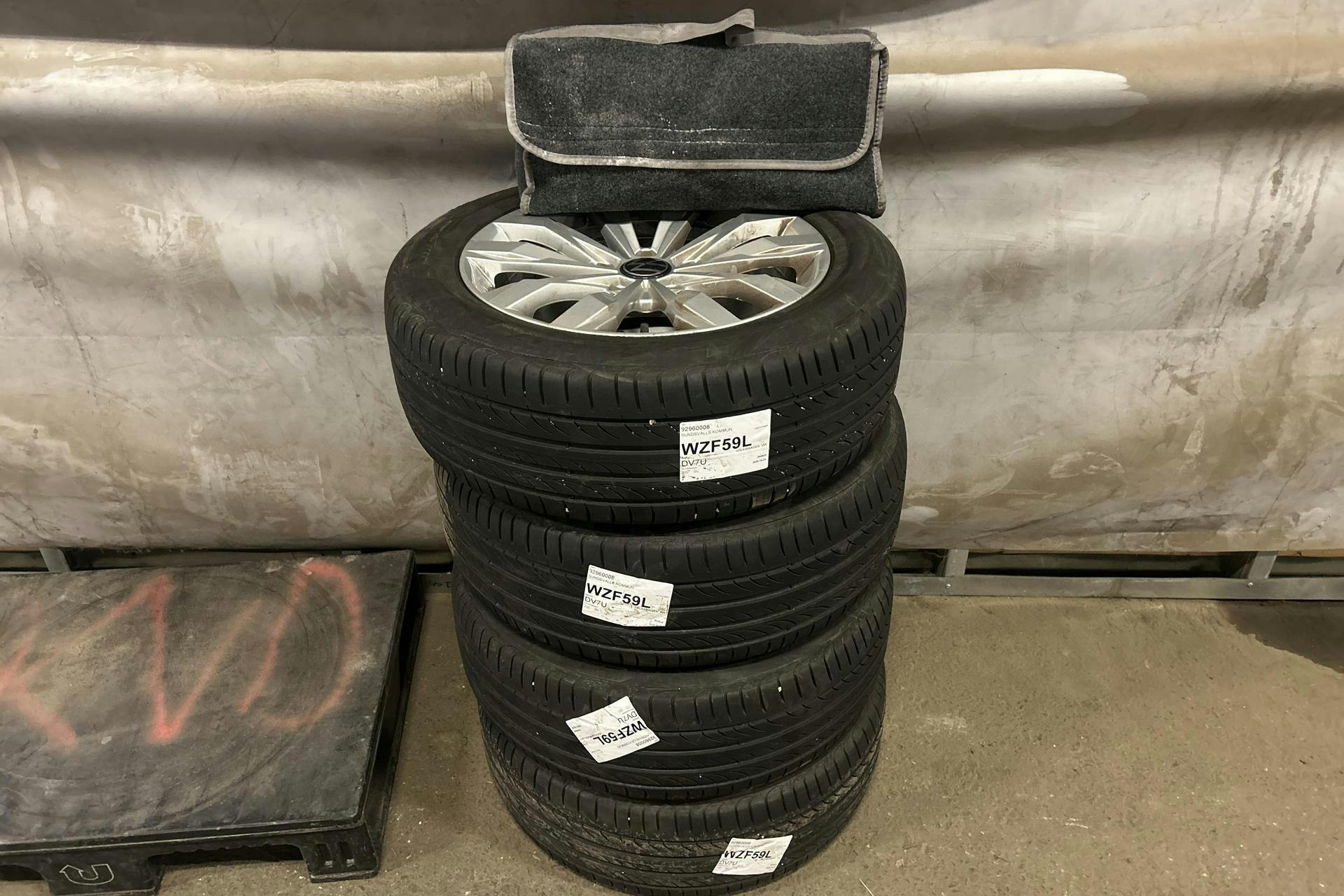 Esittelykuva 16 osoitteesta 16: VW T-Roc 2.0 TDI 4MOTION (150hk) - 82 520 km - Automaattinen - sininen - 2022