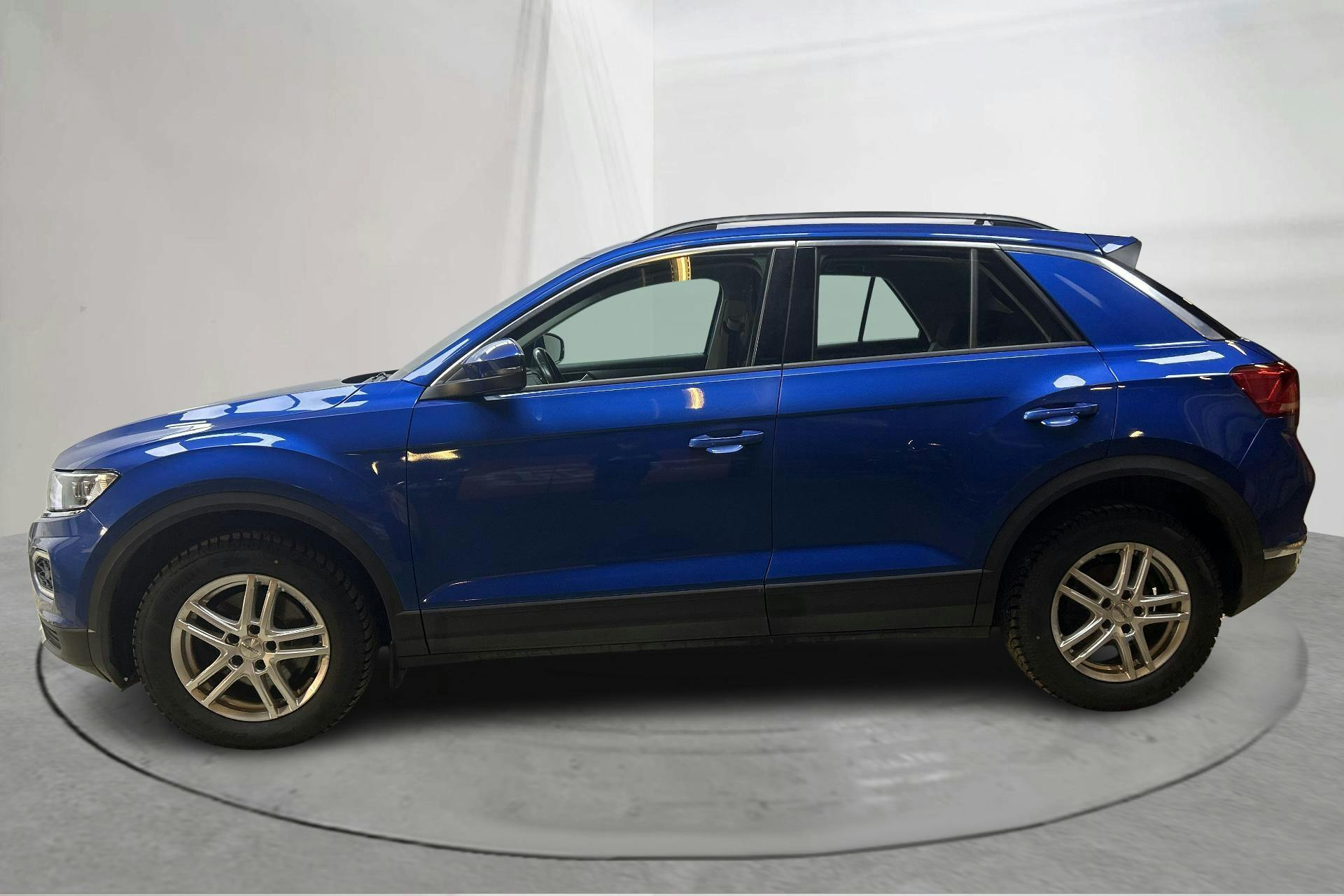 Esittelykuva 2 osoitteesta 16: VW T-Roc 2.0 TDI 4MOTION (150hk) - 82 520 km - Automaattinen - sininen - 2022