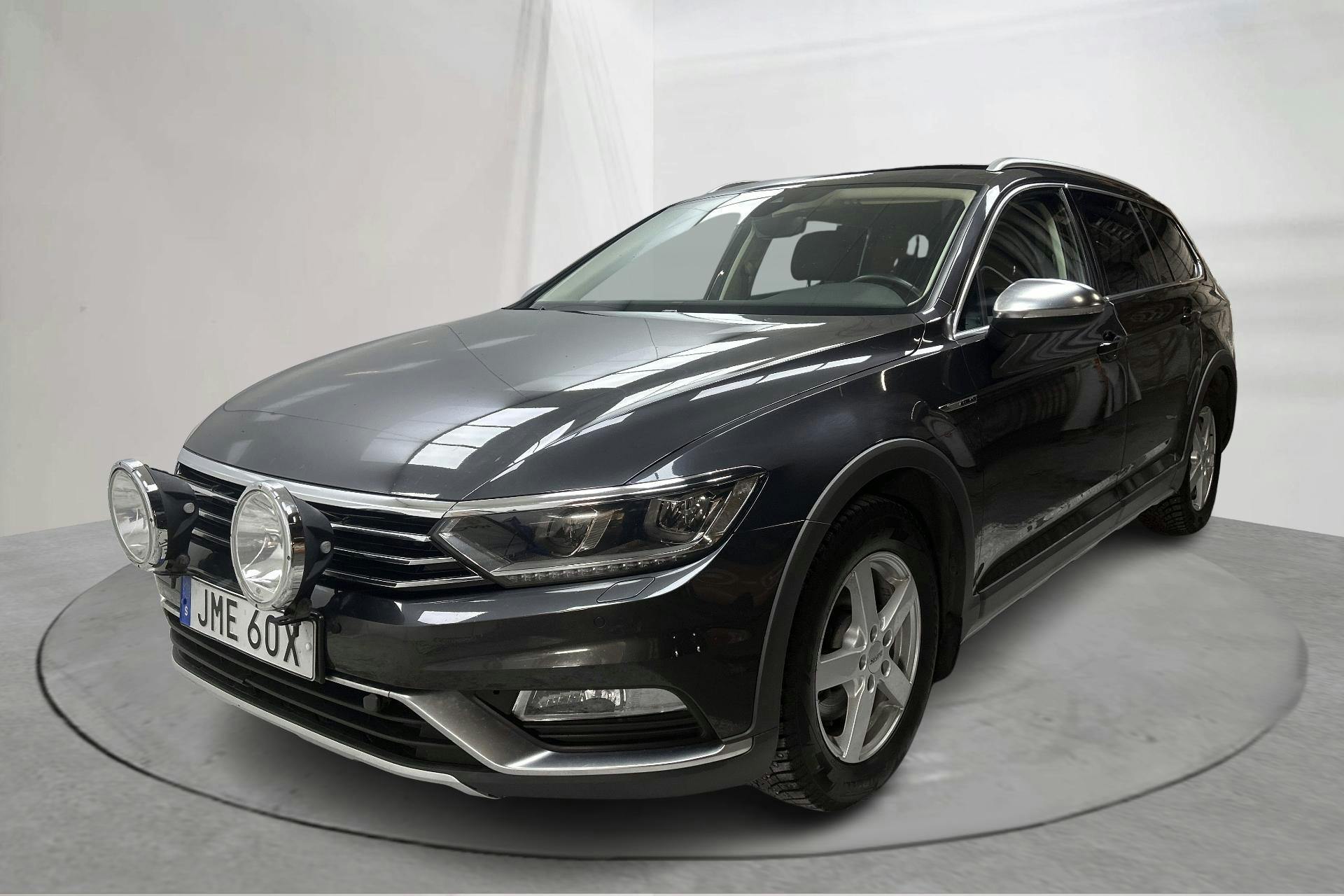Presentationsfoto 1 av 15: VW Passat Alltrack 2.0 TDI 4MOTION (190hk) - 11 091 mil - Automat - Dark Grey - 2019