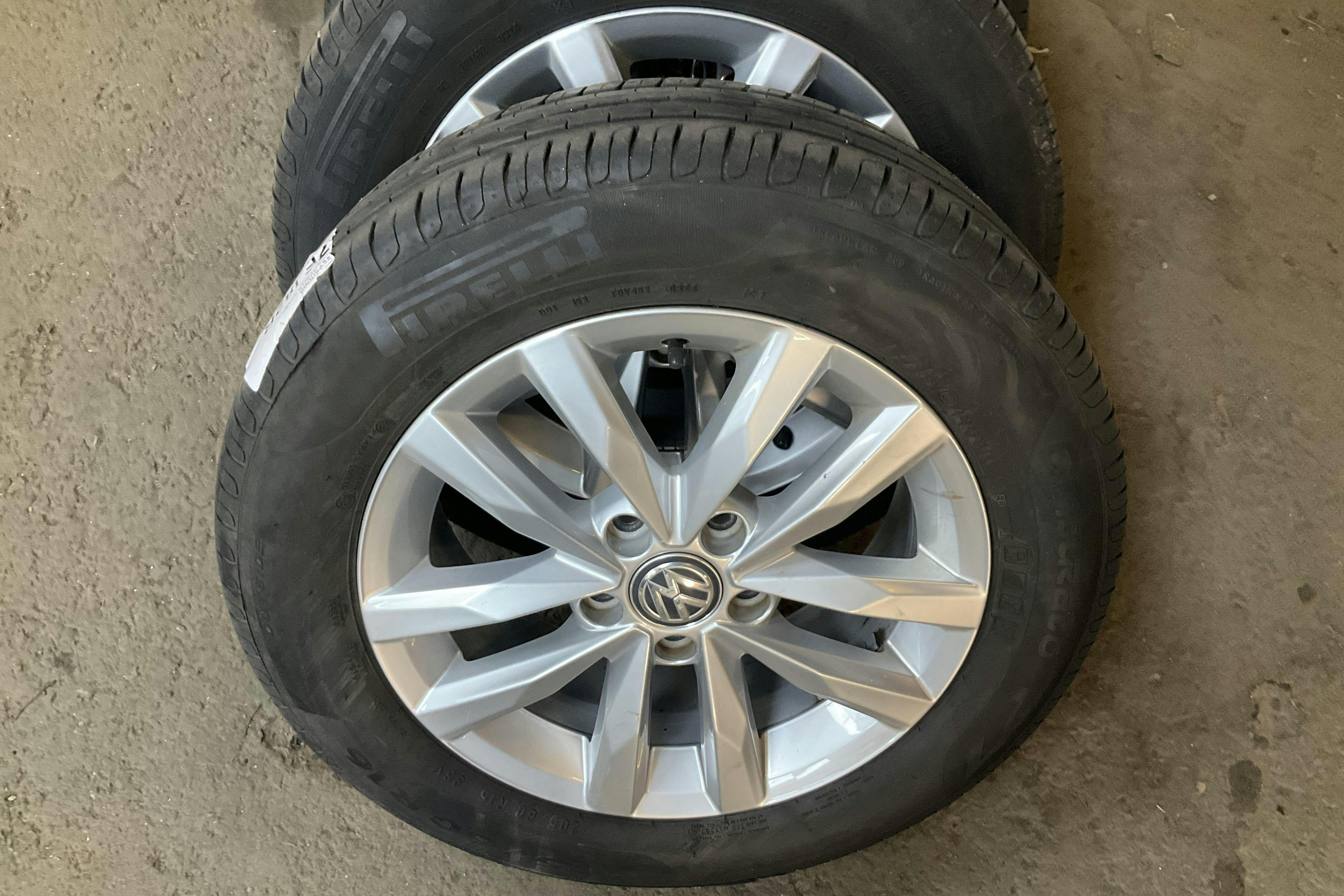 Presentationsfoto 17 av 17: VW Touran 1.6 TDI (115hk) - 9 404 mil - Automat - Dark Blue - 2019