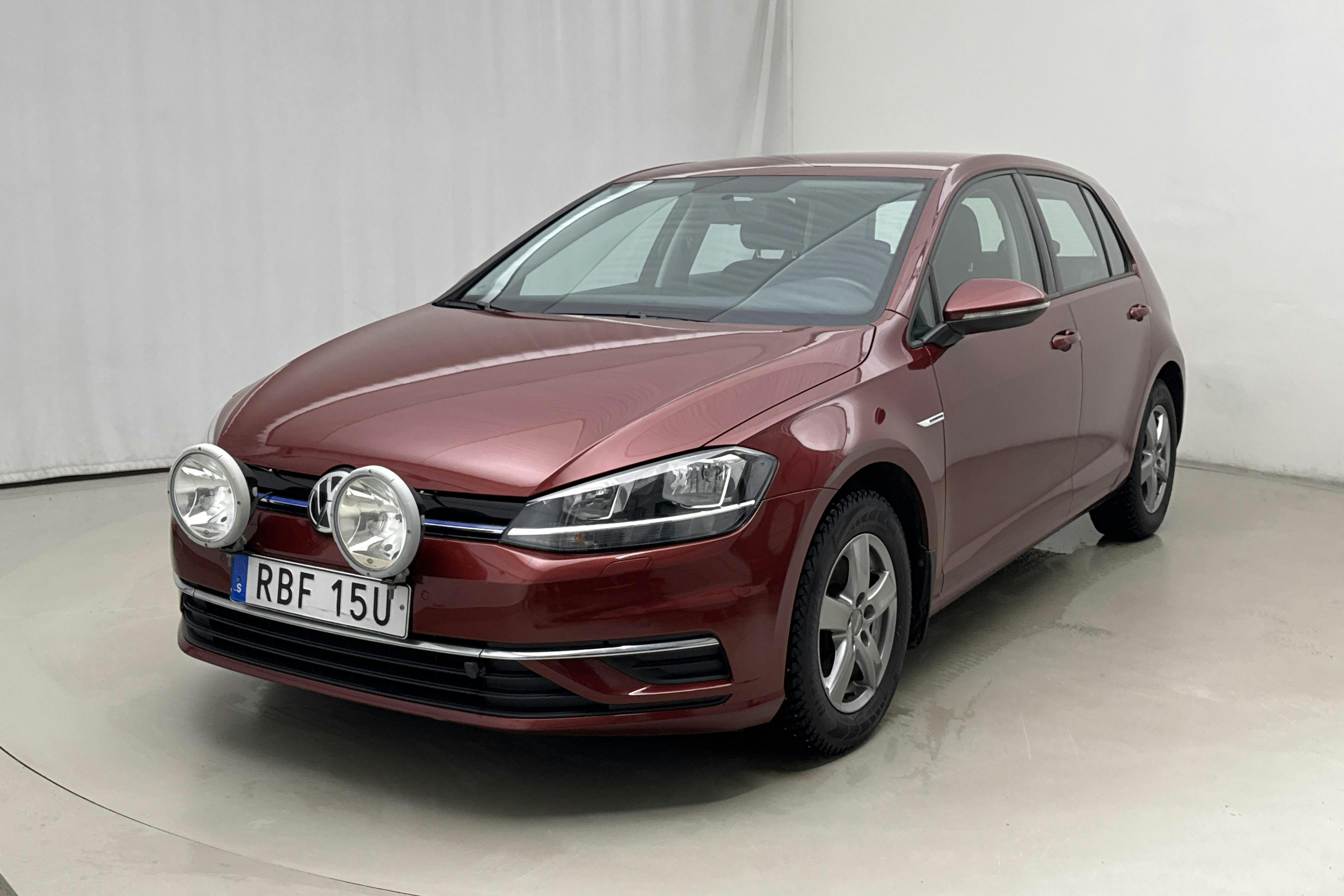 Præsentationsfoto 1 af 15: VW Golf VII 1.5 TGI 5dr (130hk) - 38 440 kilometer - Salgsautomat - Dark Red - 2019
