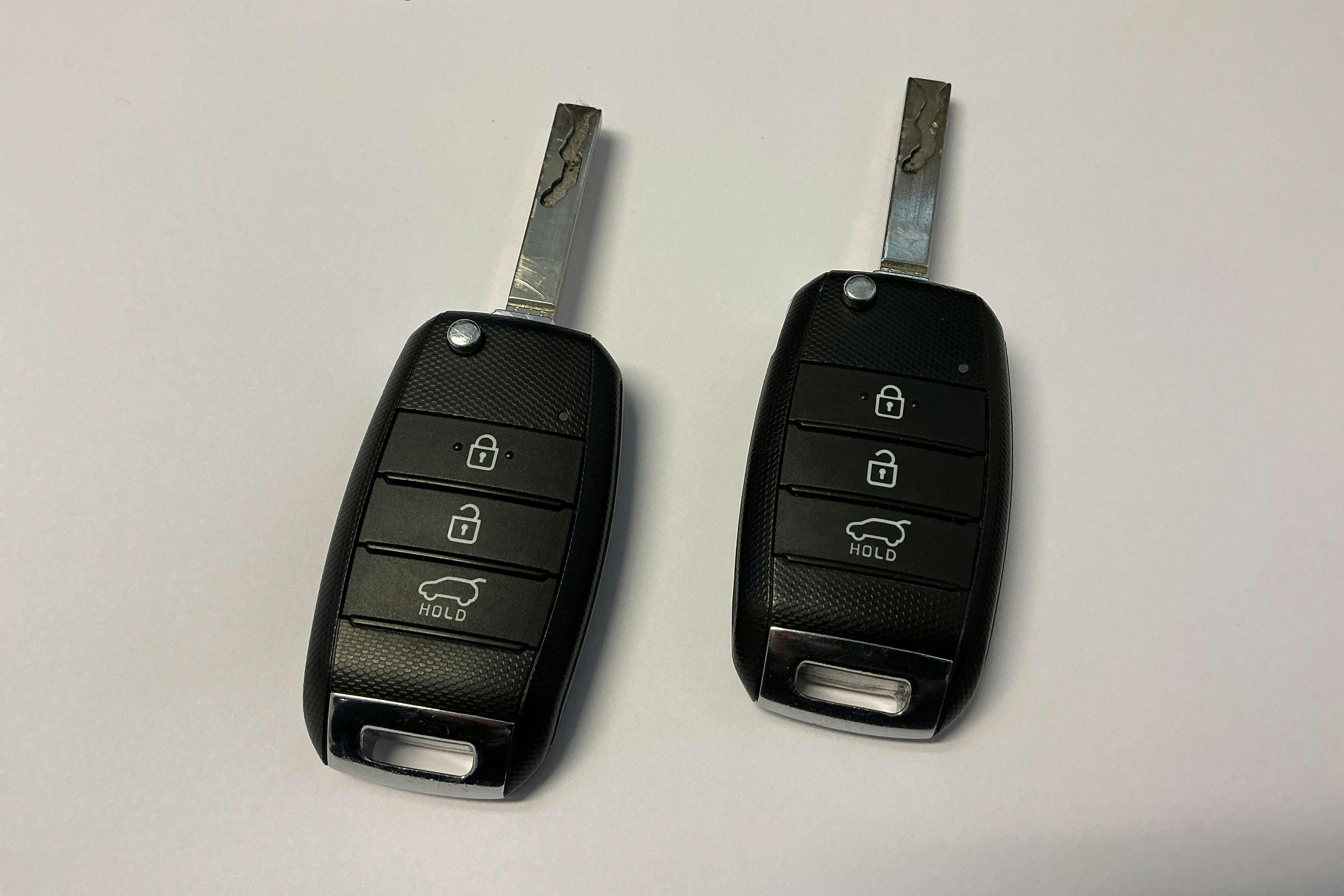 Presentation photo 15 of 15: KIA Rio 1.2 (84hk) - 61 130 km - Manual - gray - 2018