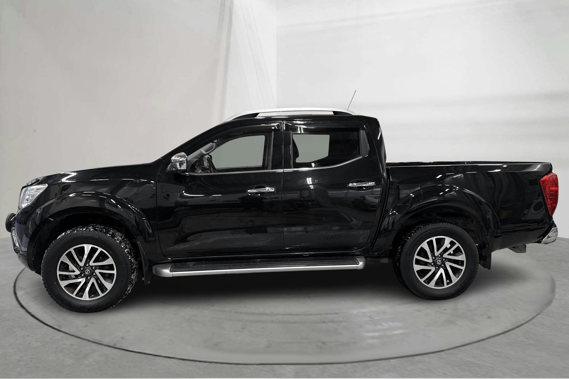 Presentation photo 2 of 18: Nissan Navara 2.3 dCi 4x4 (190hk) - 224 150 km - Automatic - black - 2017