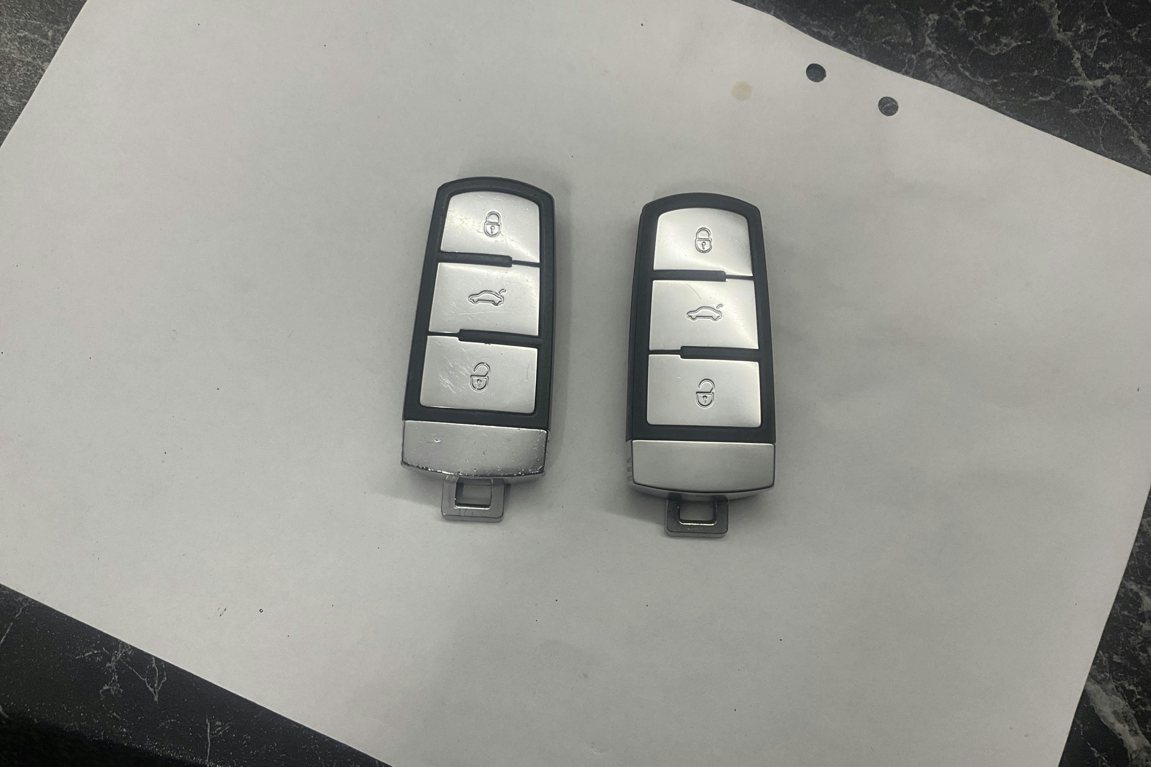 Presentationsfoto 13 av 13: VW Passat 1.4 TSI EcoFuel Variant (150hk) - 14 002 mil - Automat - silver - 2013