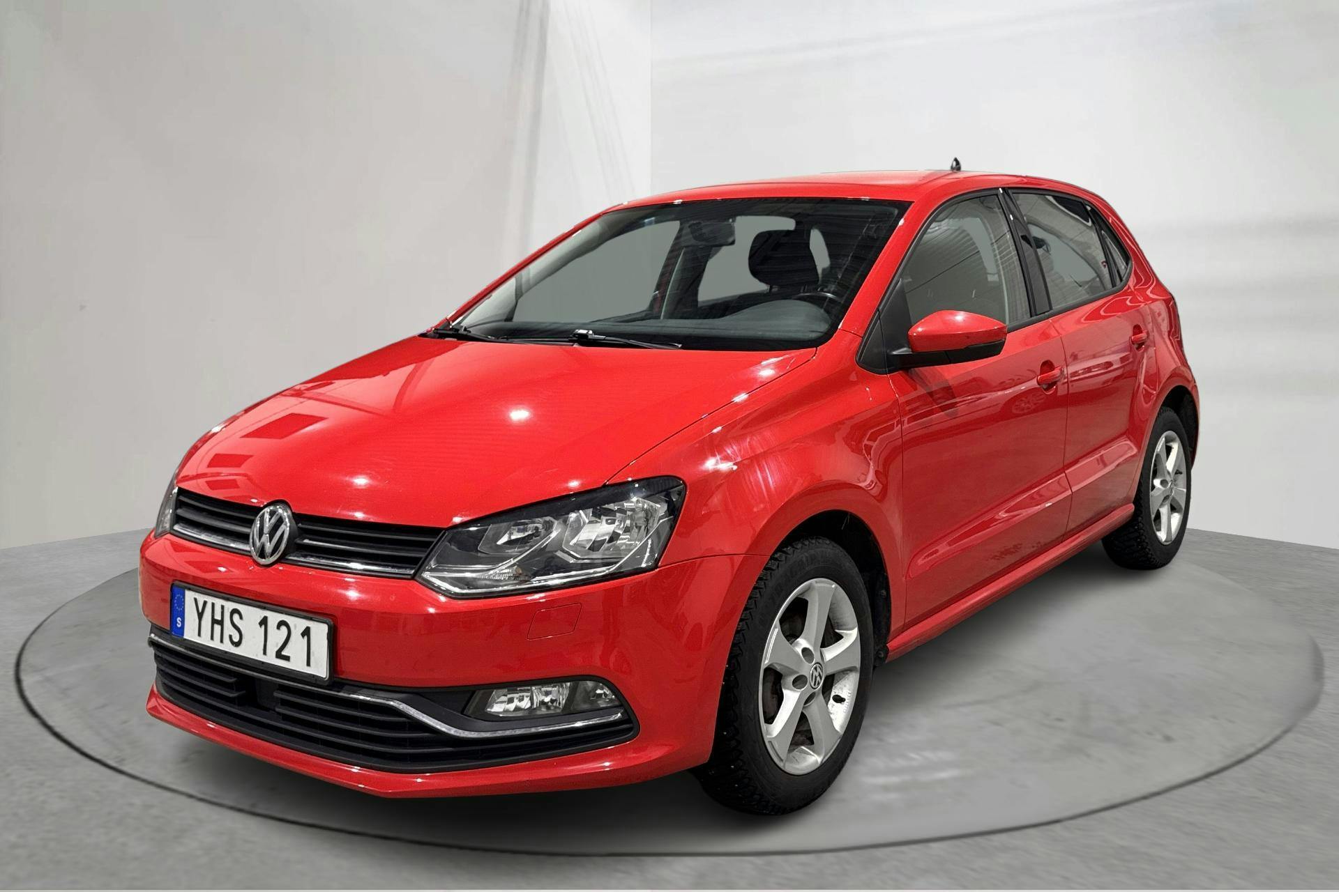 Presentationsfoto 1 av 12: VW Polo 1.2 TSI 5dr (90hk) - 12 954 mil - Manuell - röd - 2017